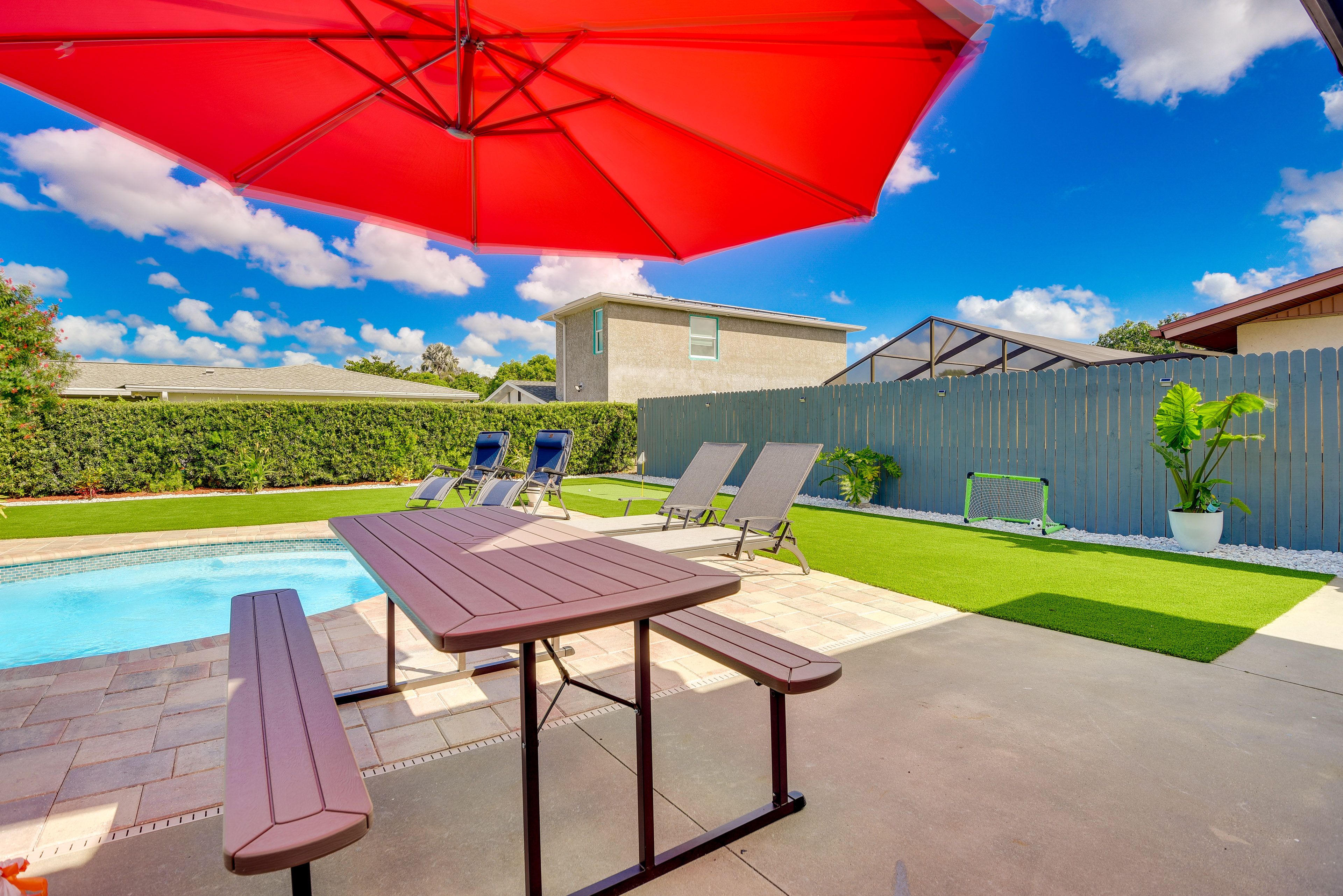 Outdoor Dining Area | Umbrella