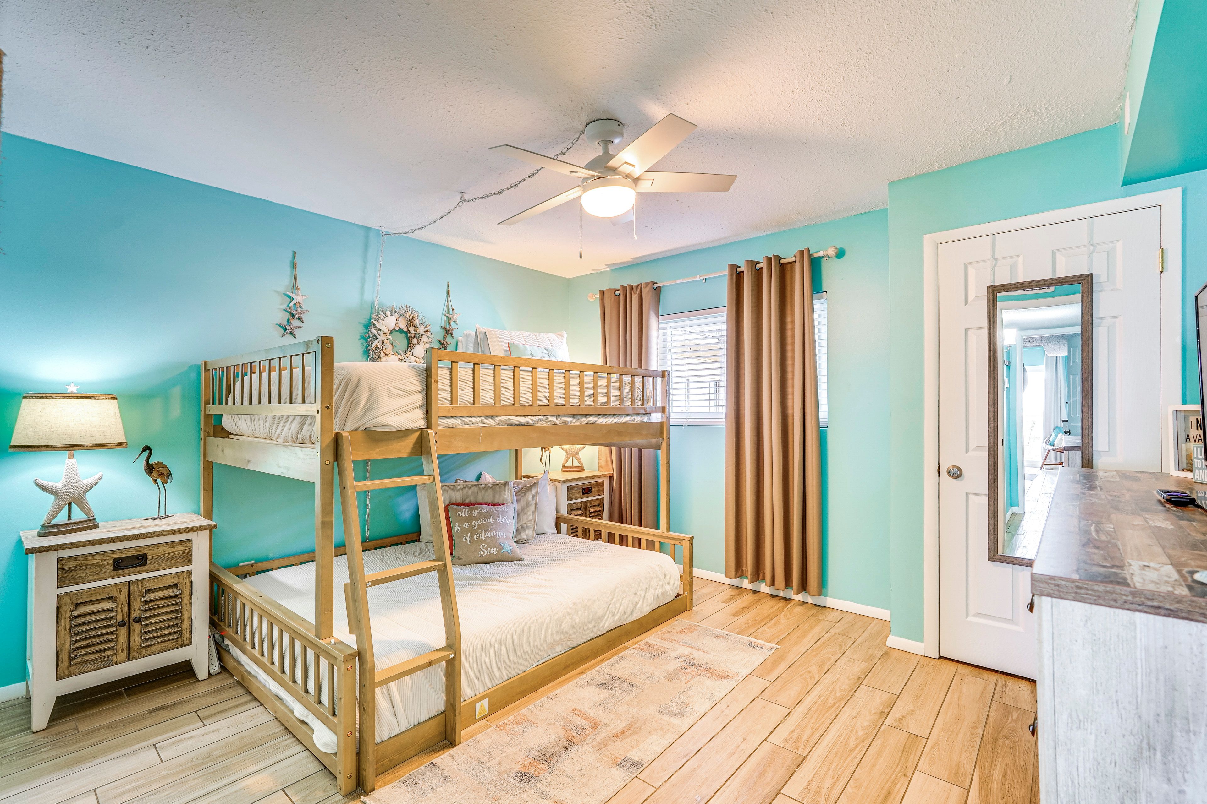 Bedroom 2 | Full/Queen Bunk Bed