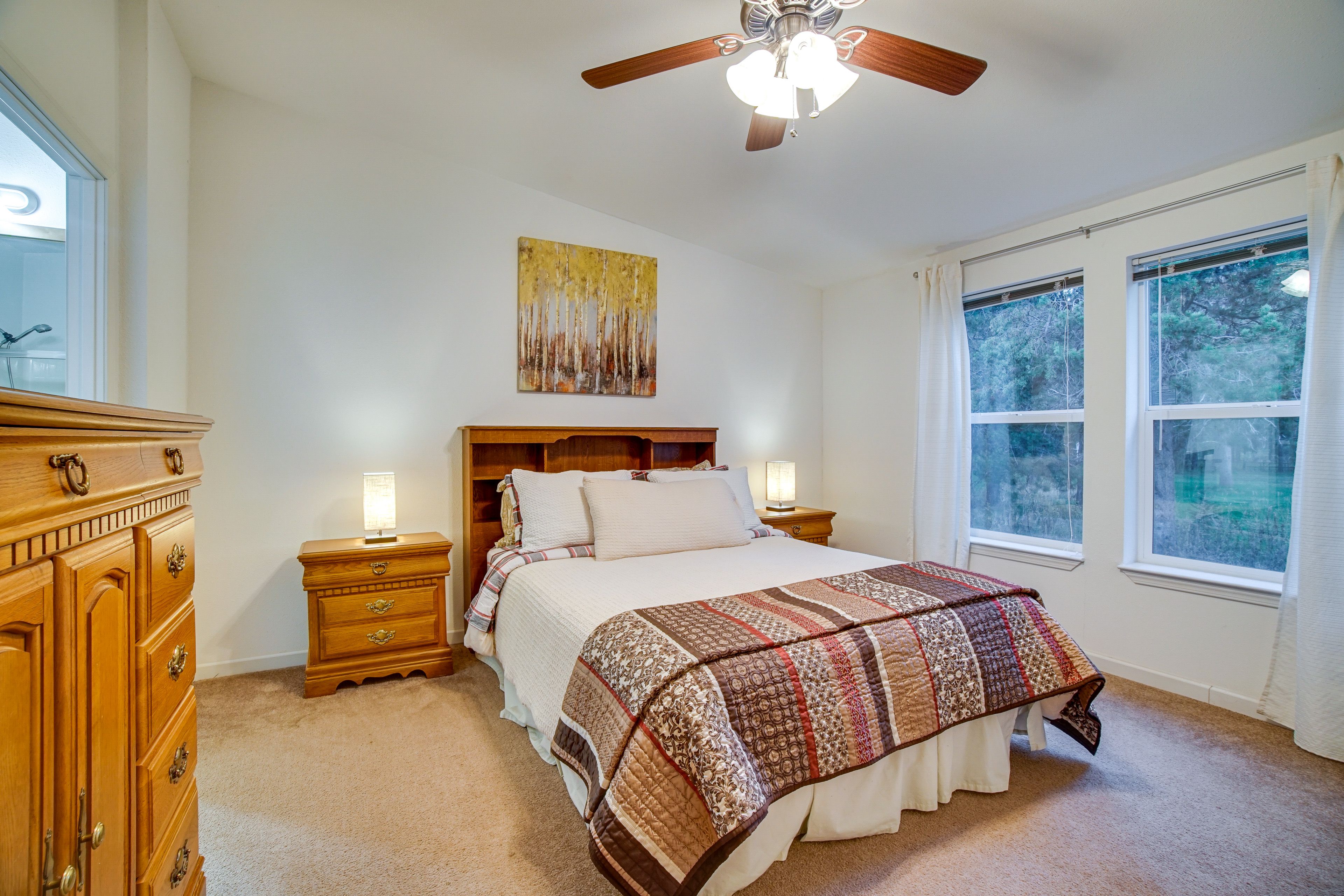 Bedroom 1 | Queen Bed