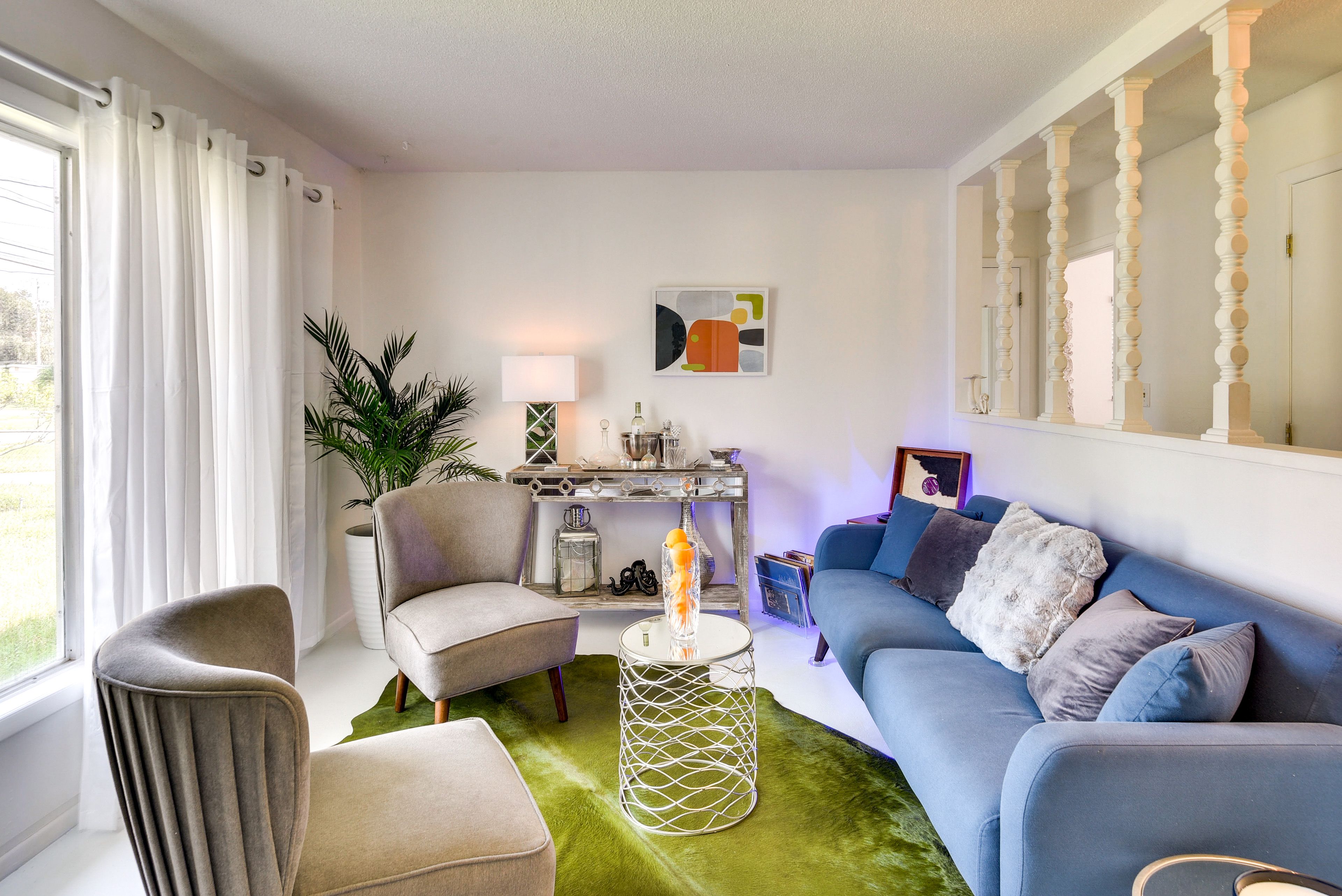 Living Area | Central Heating & A/C | Free WiFi | Books