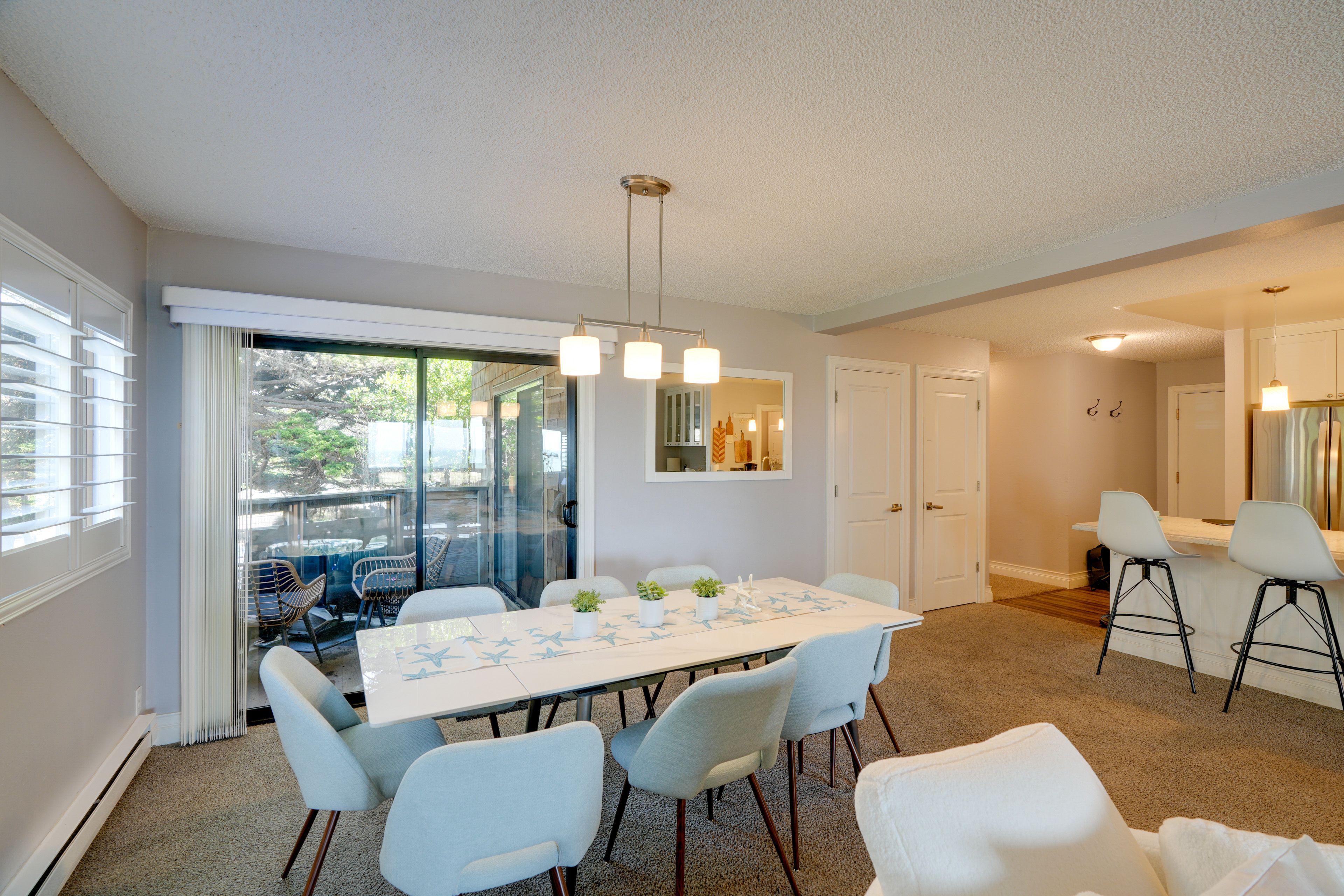Dining Area | Dishware/Flatware