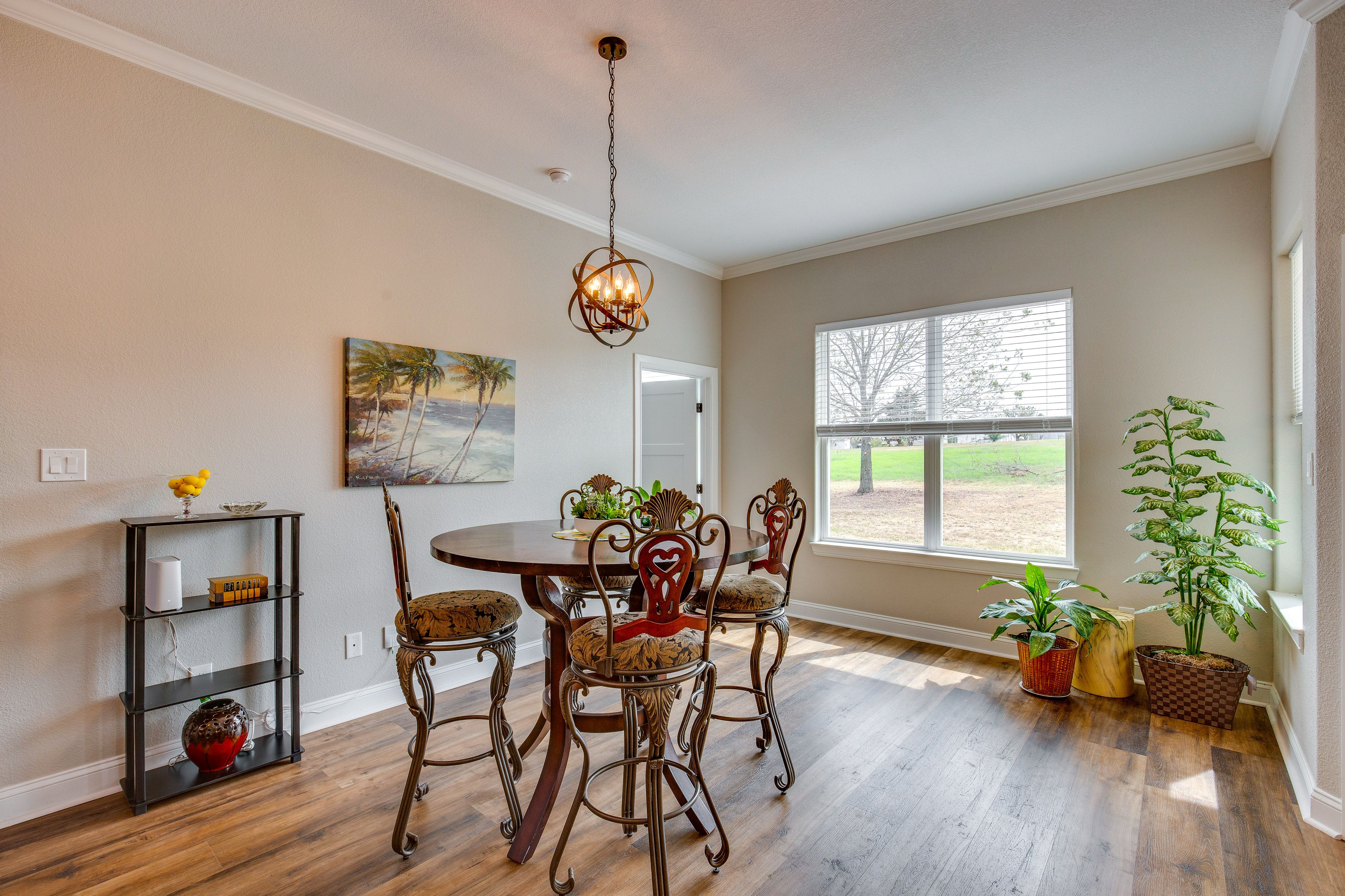 Dining Area | Dining Table | Dishware/Flatware
