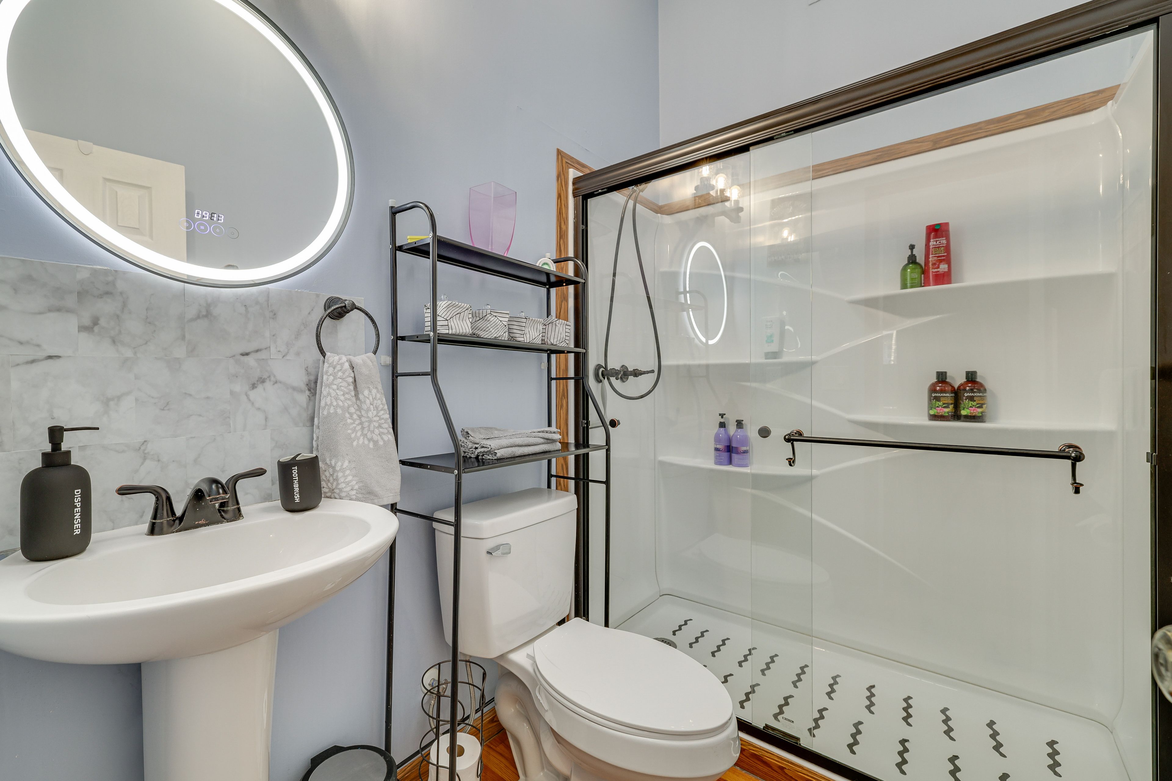 Full Bathroom | Towels Provided | Complimentary Toiletries | Hair Dryer