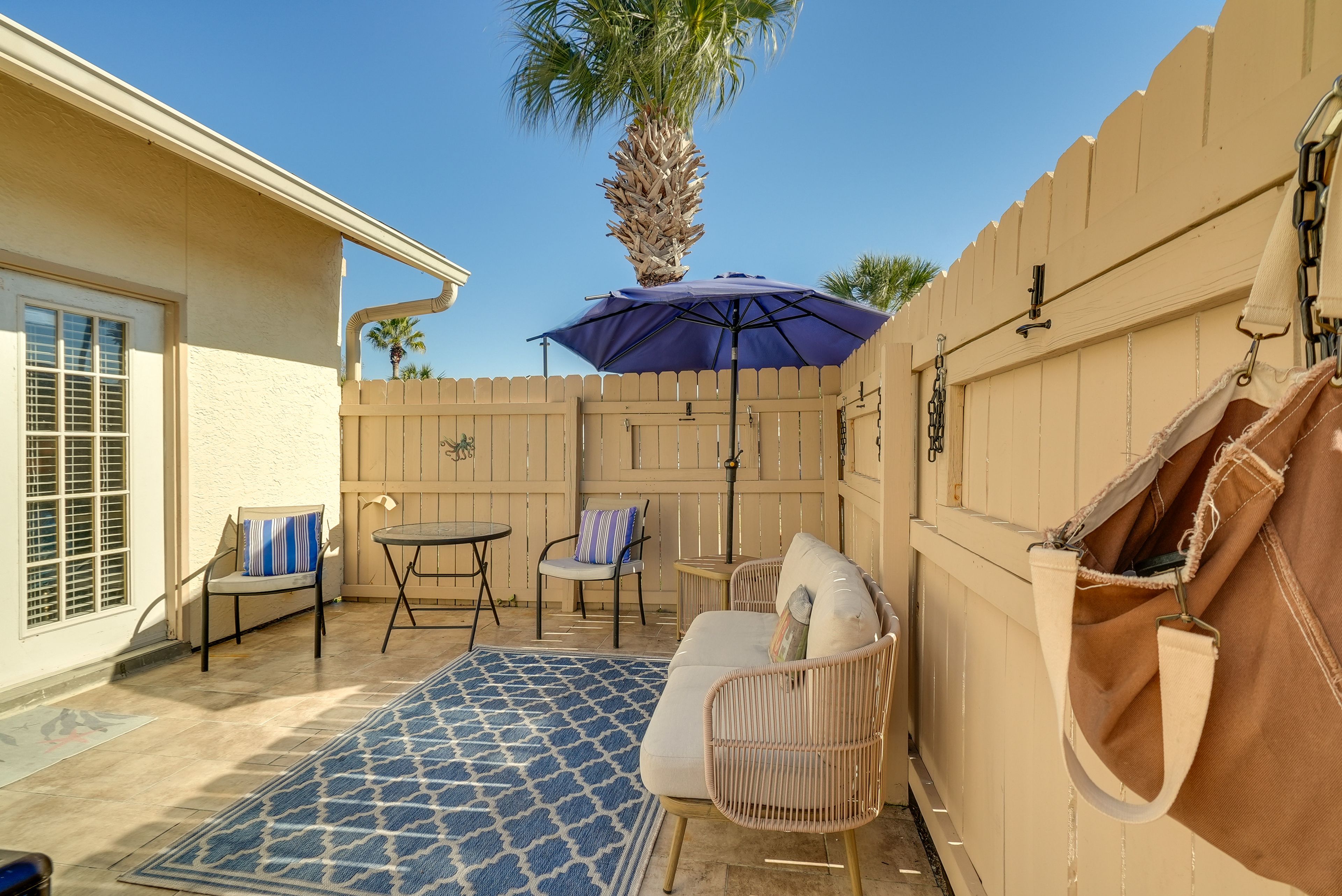 Private Patio | Front Entry