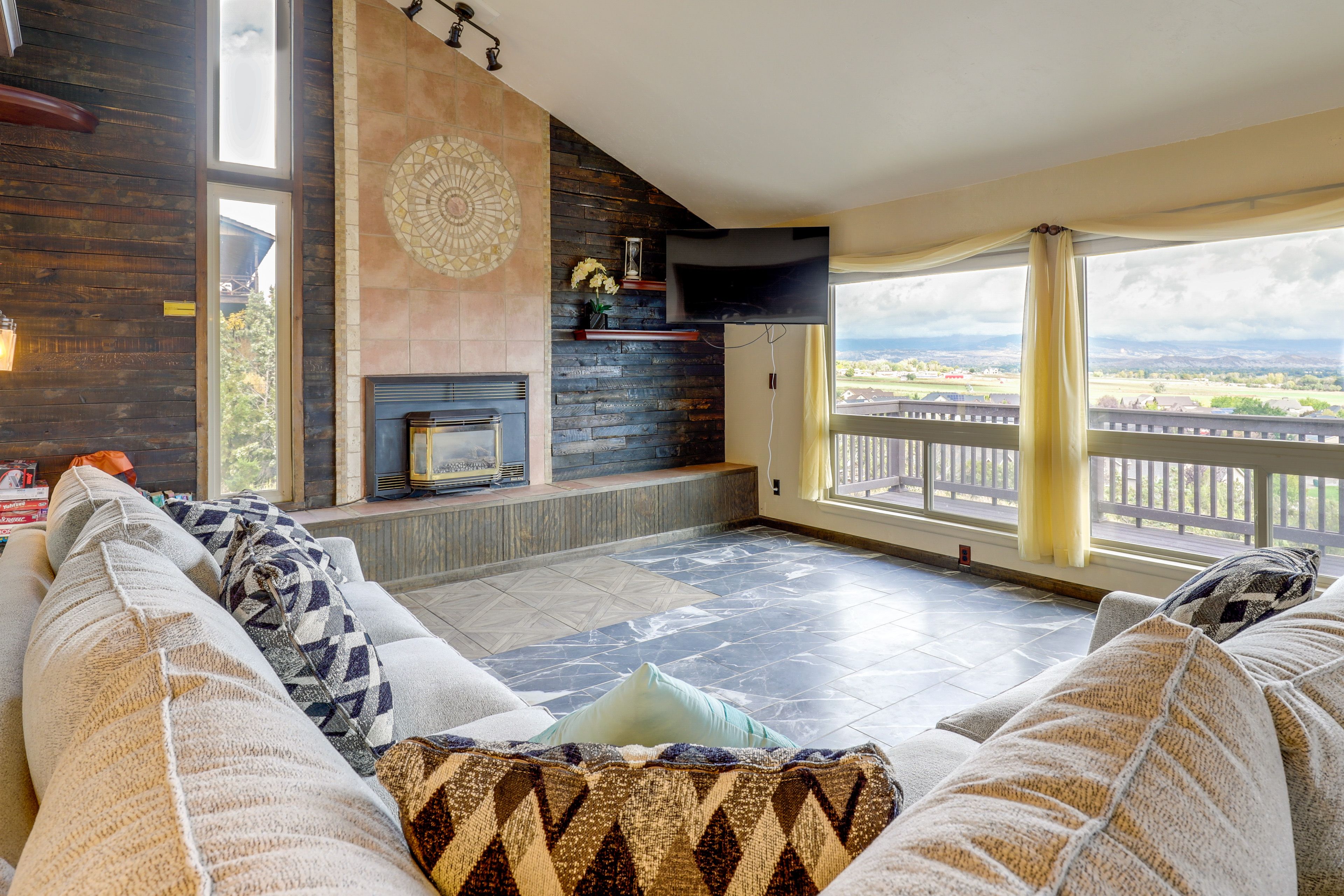 Vernal Vacation Rental | 3BR | 2BA | 3 Steps to Enter | 1,950 Sq Ft