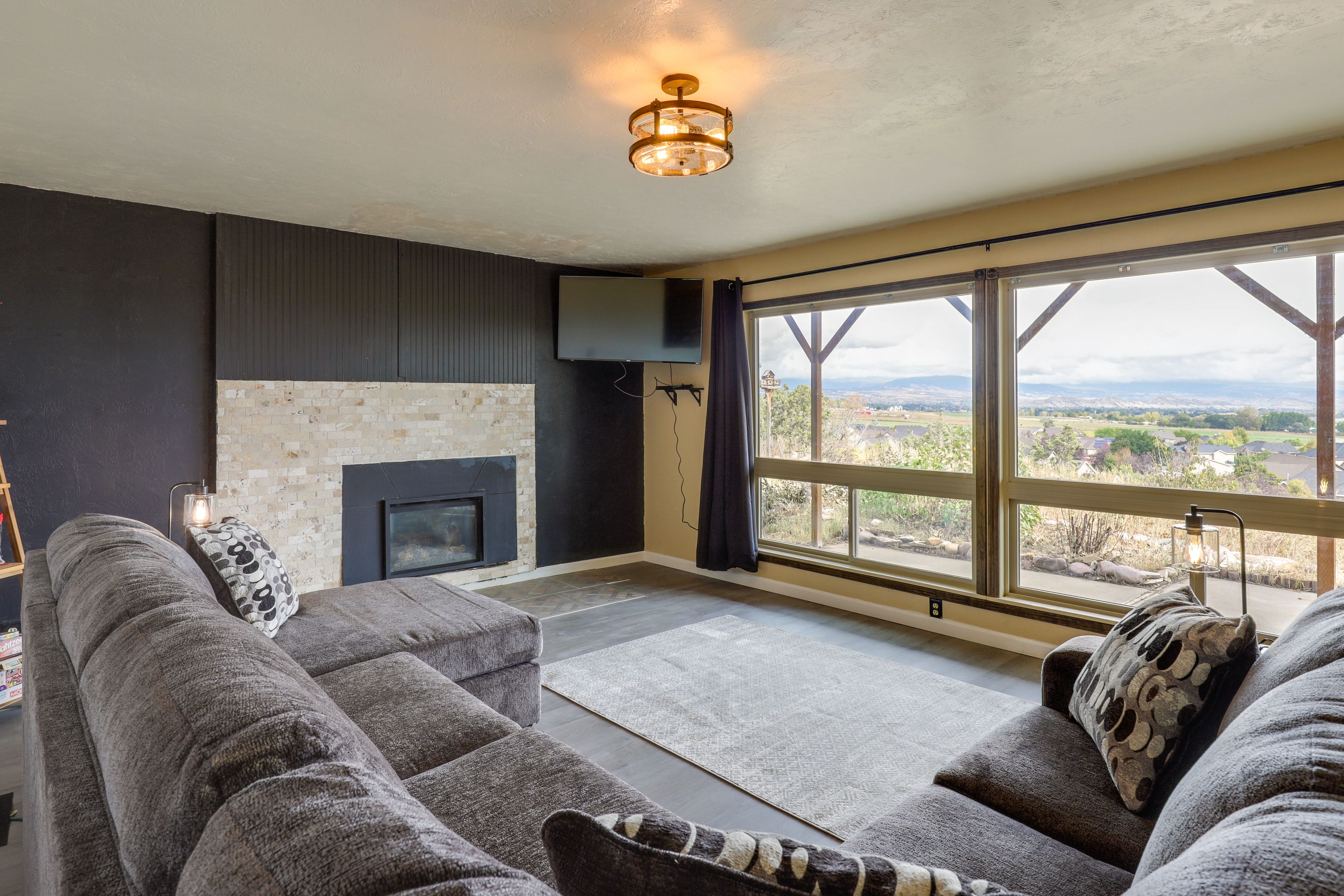 Vernal Vacation Rental | 2BR | 1BA | 1 Step to Access | 1,100 Sq Ft