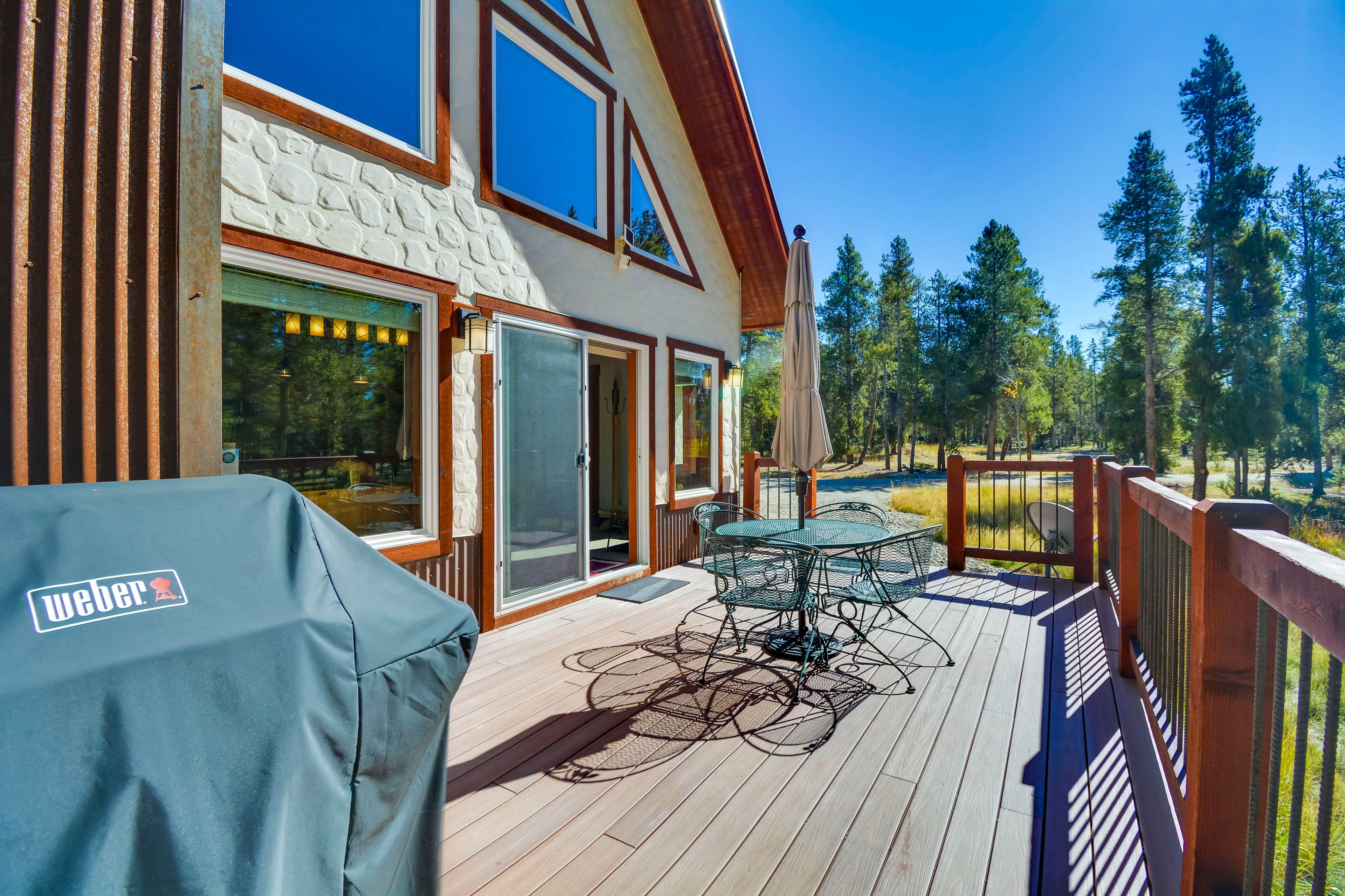 Furnished Deck | Gas Grill
