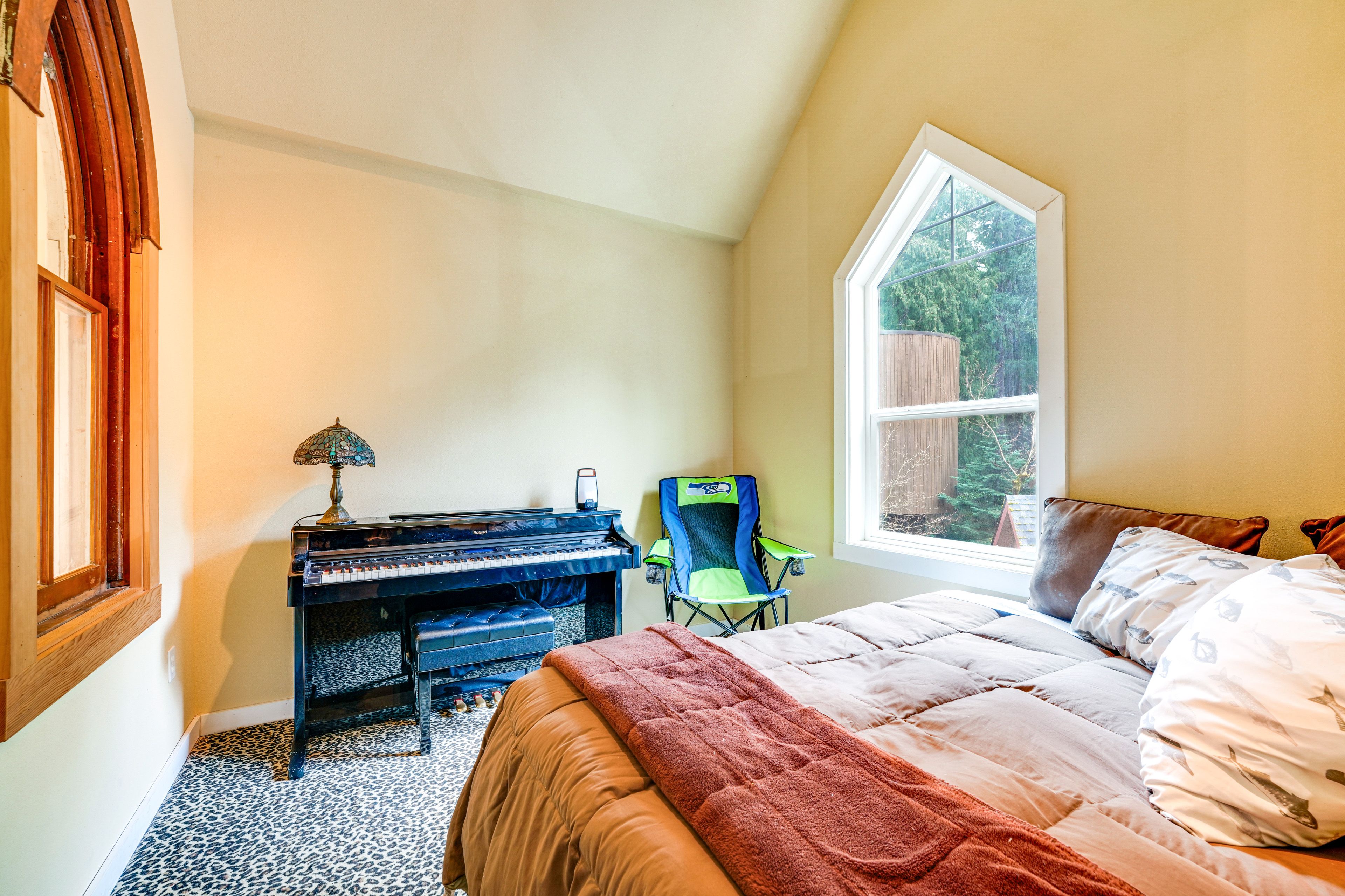 Music Room | 2nd Floor | Full Bed