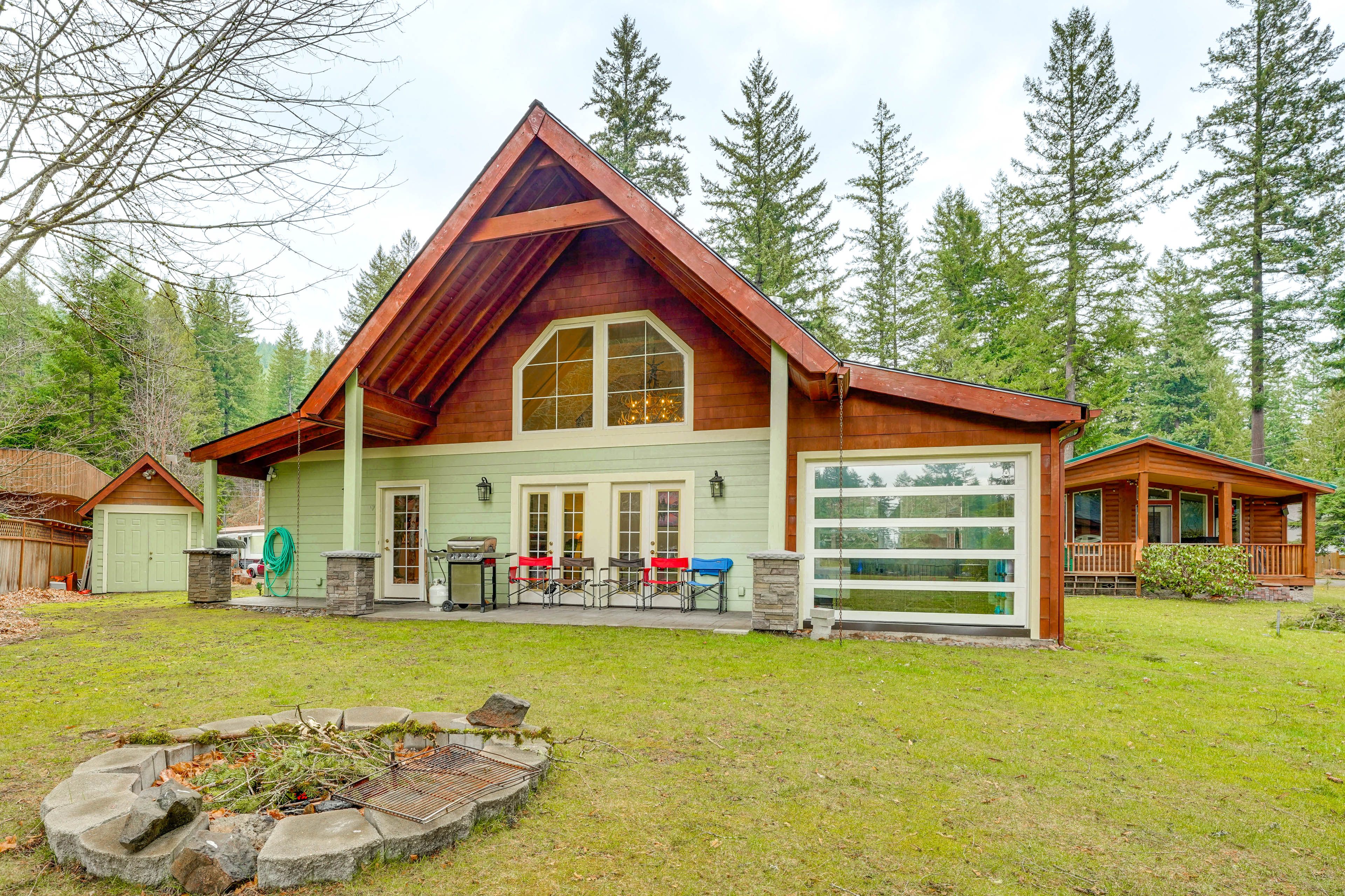 Packwood Vacation Rental | 1BR | 2.5BA | 3,000 Sq Ft | Step-Free Entry