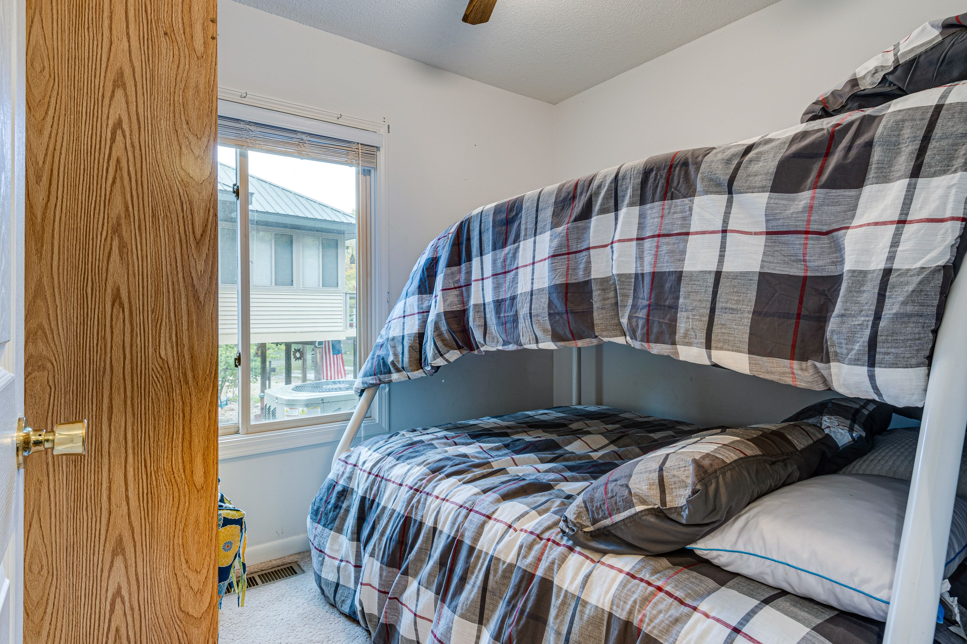Bedroom 2 | Twin Bunk Bed