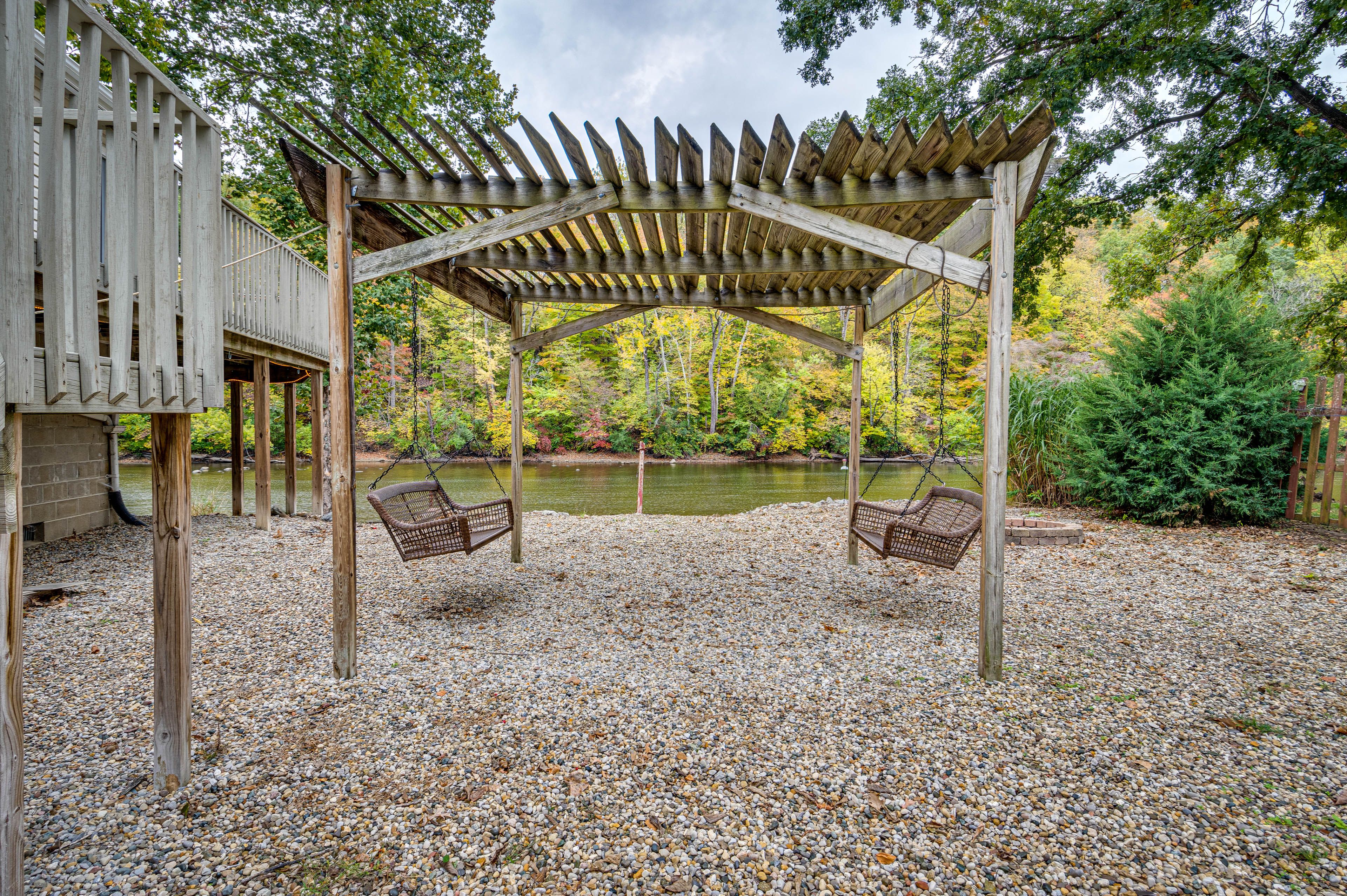 Brookston Vacation Rental | 2BR | 1BA | 768 Sq Ft | Stairs Required