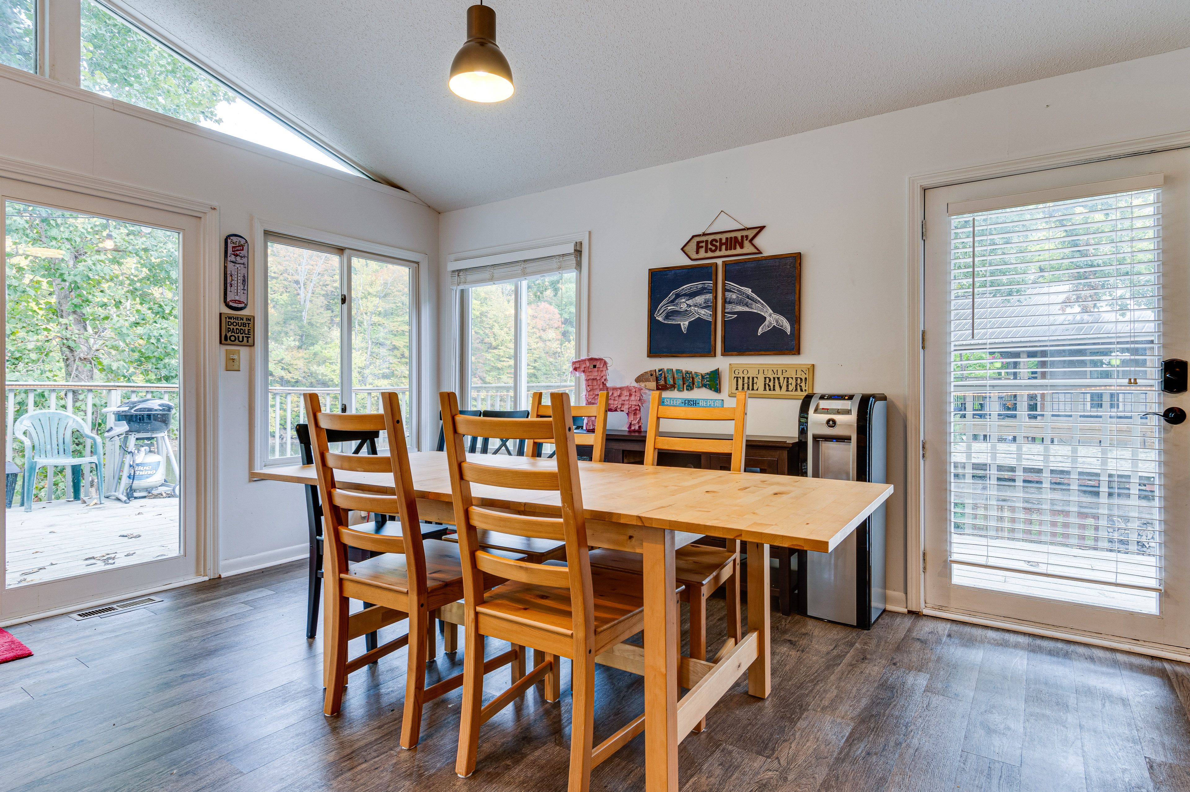 Dining Area | Dishware & Flatware Provided
