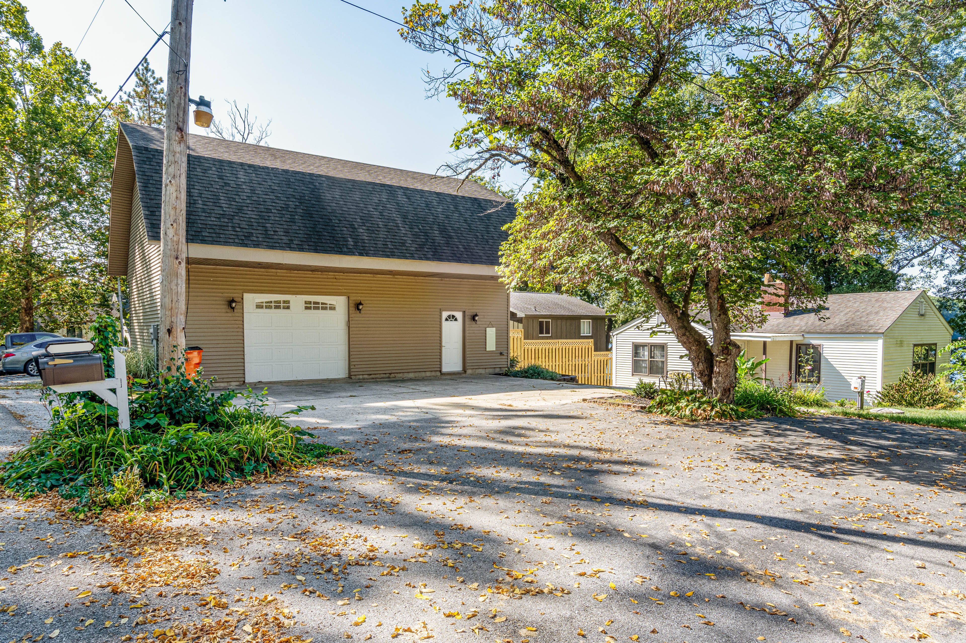 Parking | Driveway (3 Vehicles)