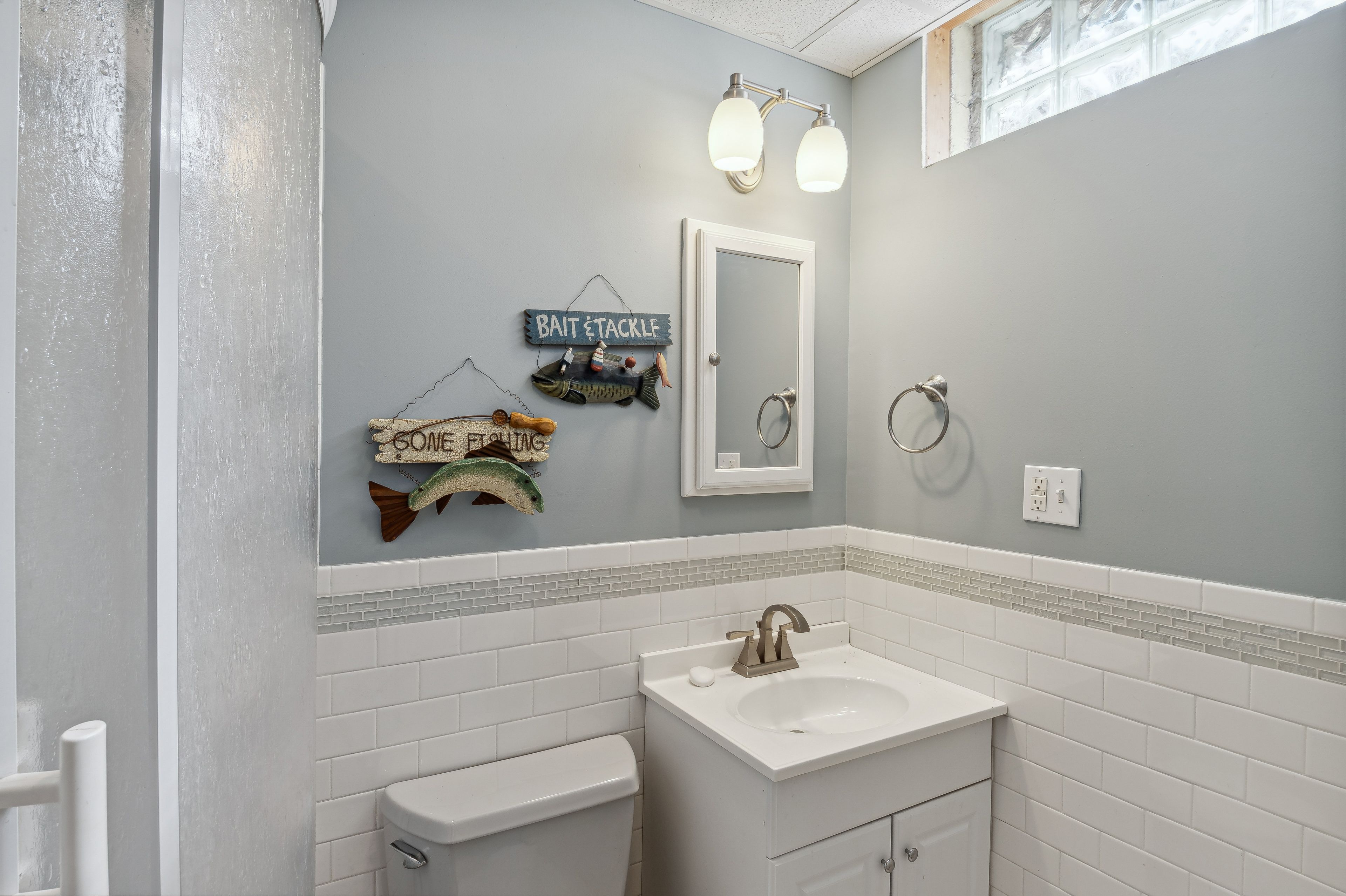 Full Bathroom
