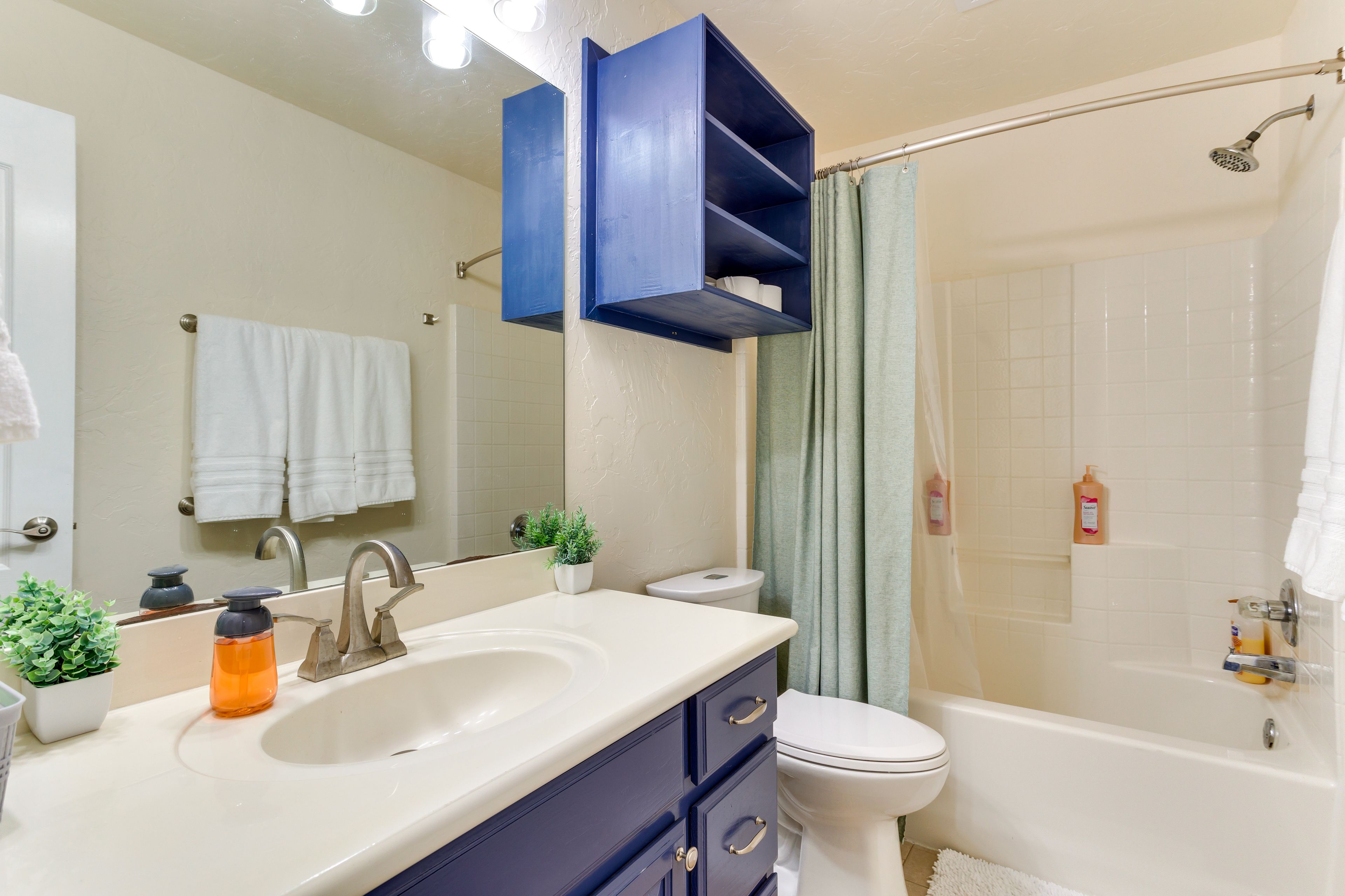 Full Bathroom