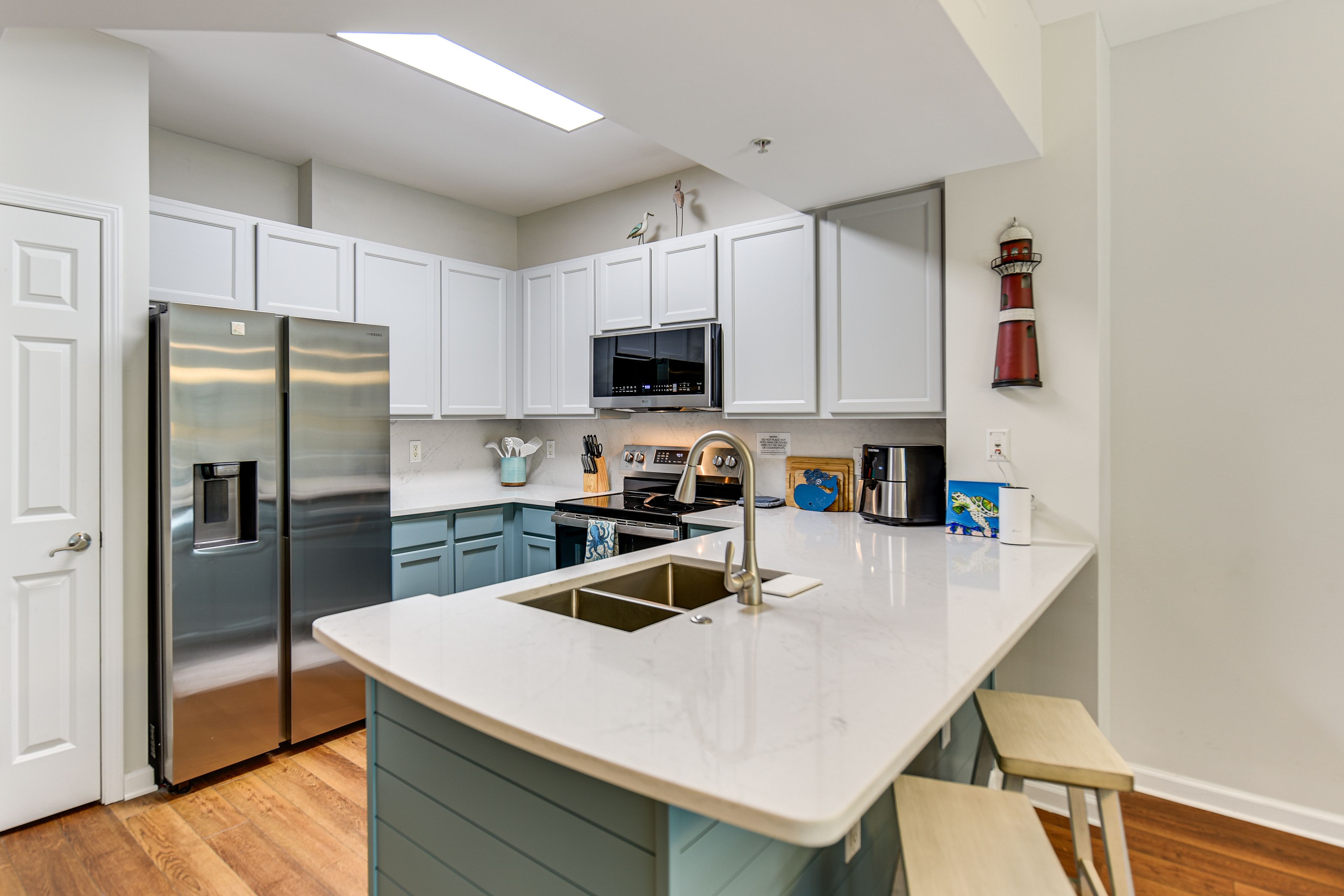 Kitchen | Trash Bags & Paper Towels