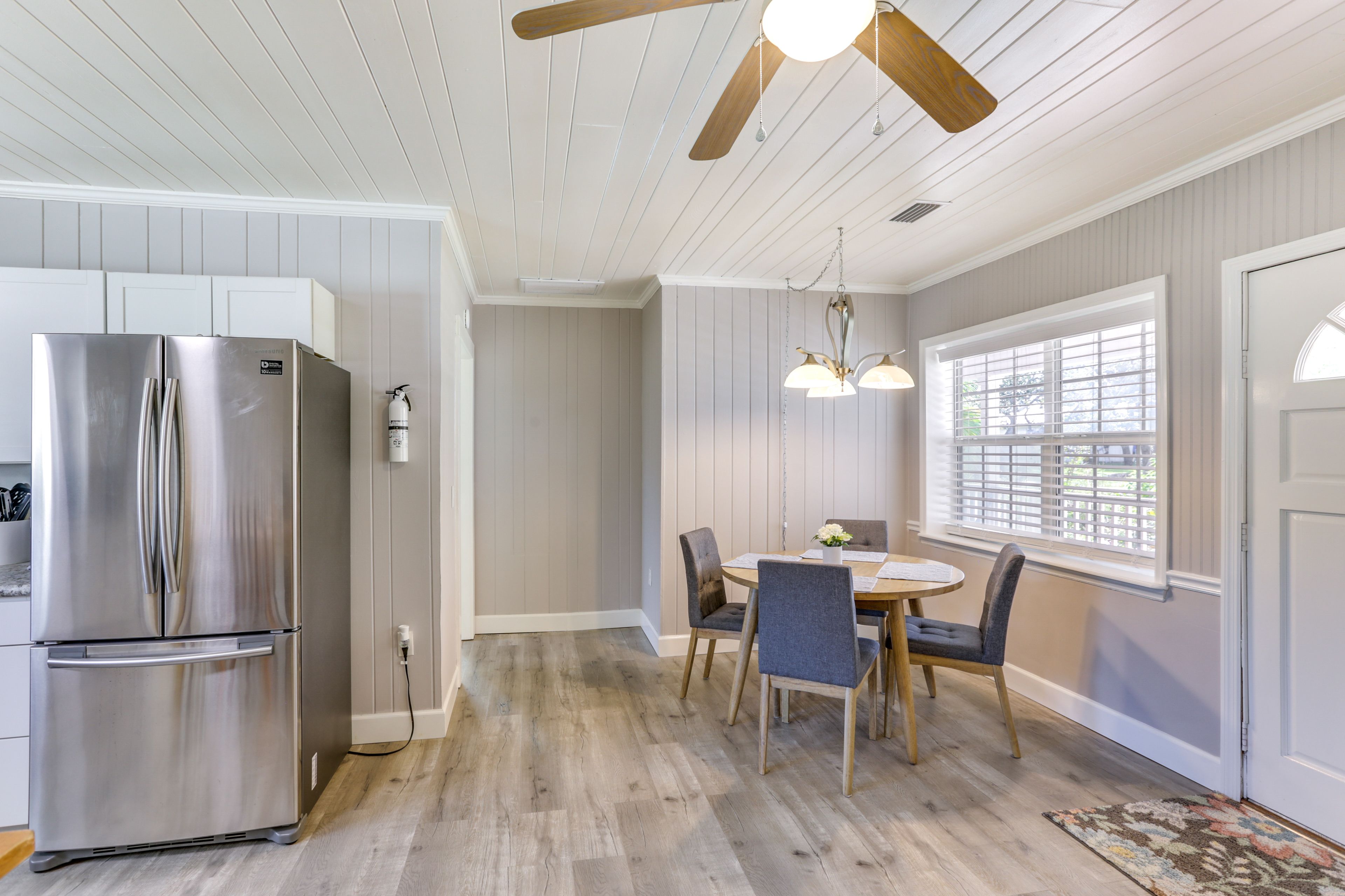 Kitchen | Dining Area