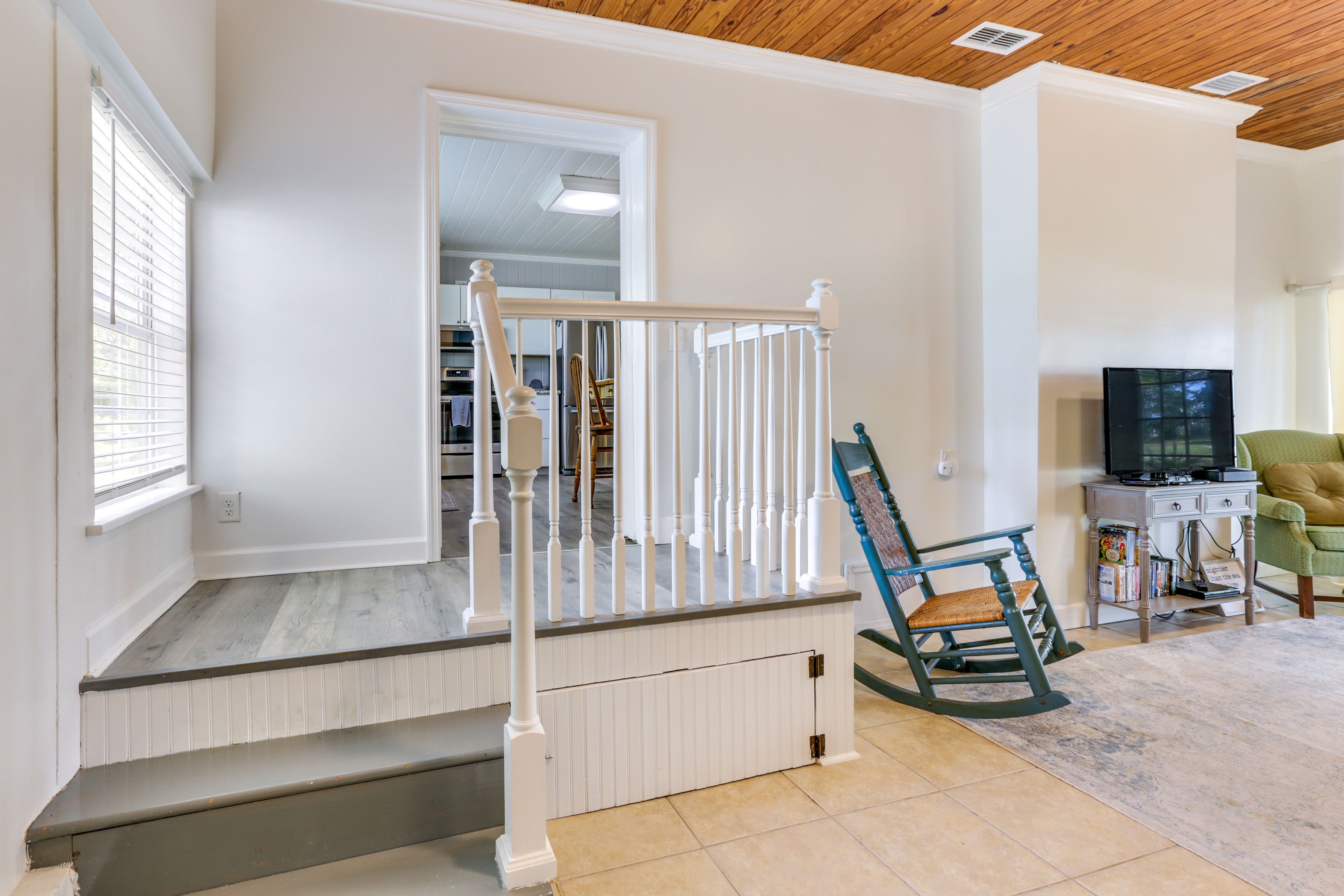 Steps to Kitchen