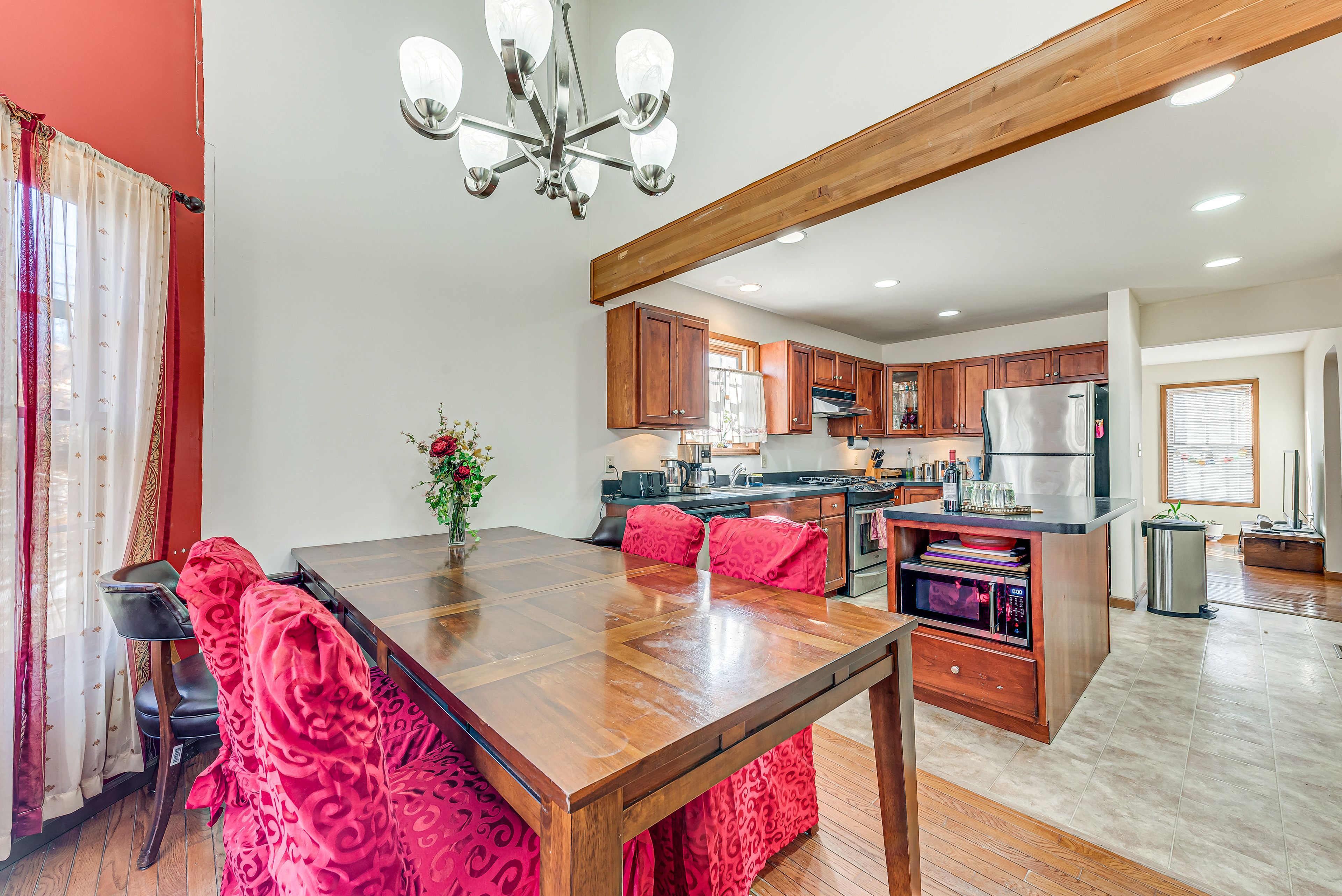 Dining Room | Dishware & Flatware Provided