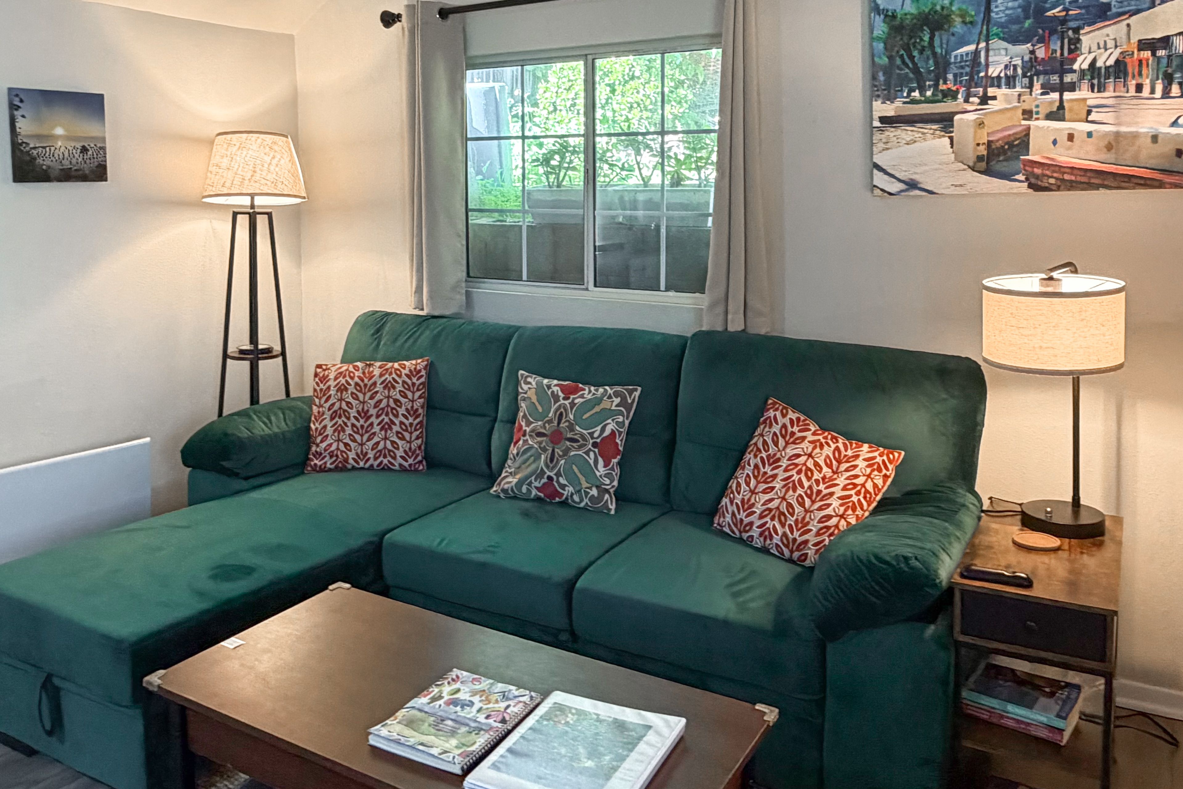 Living Room | Full Sleeper Sofa w/ Memory Foam Topper | Free WiFi | Smart TV