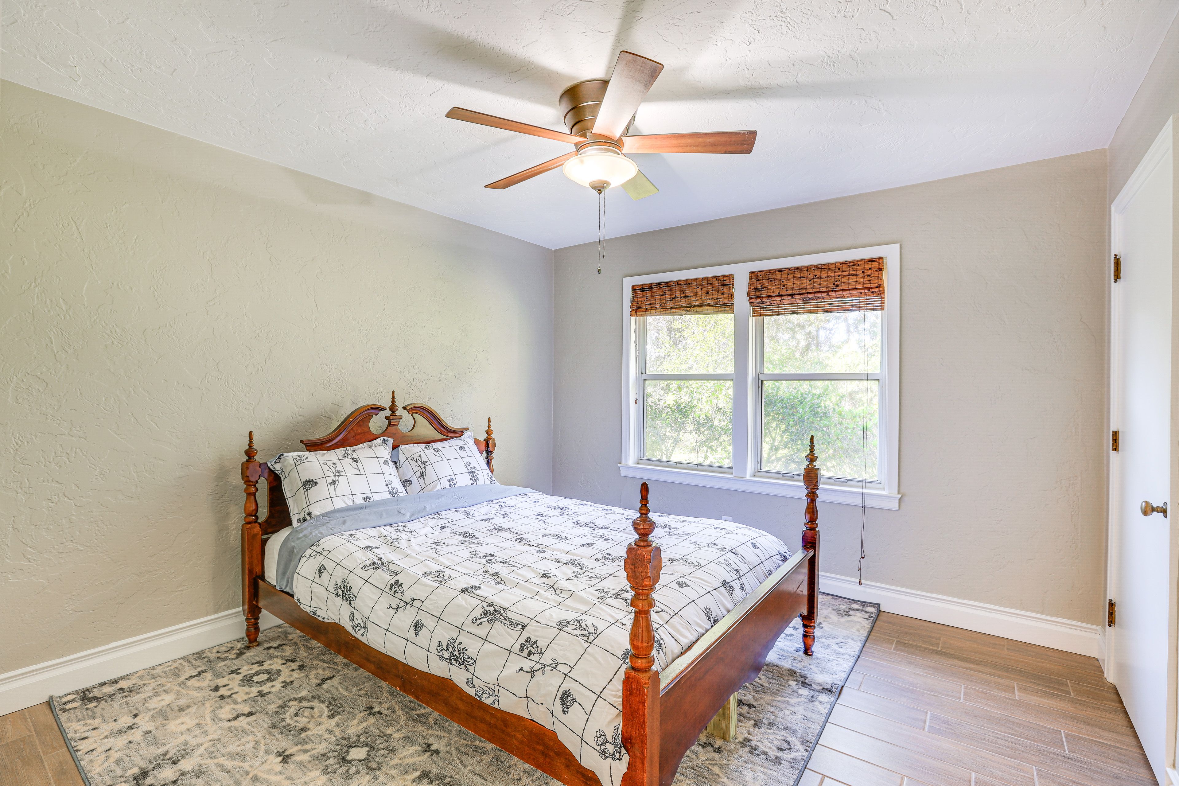 Bedroom 3 | Queen Bed