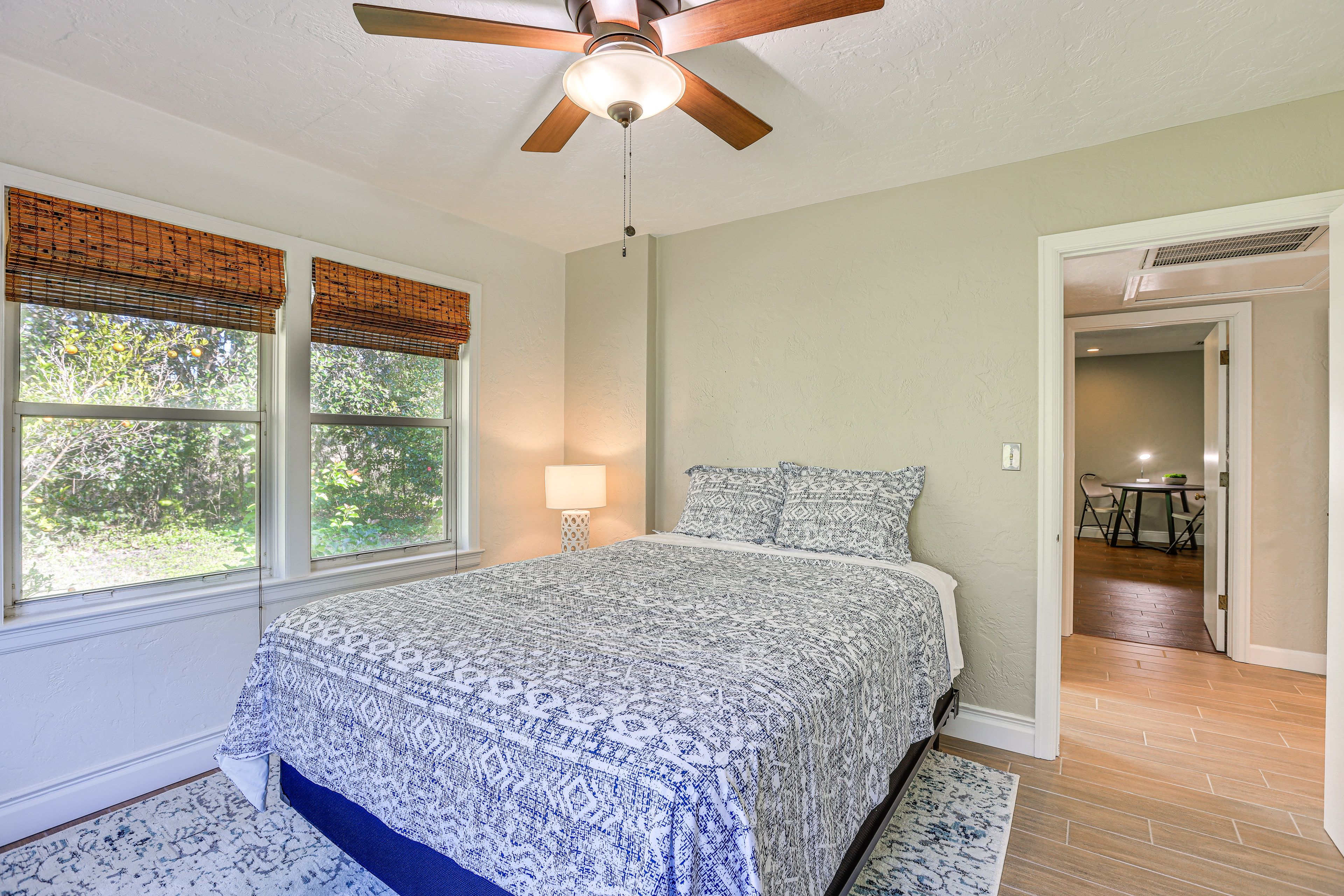 Bedroom 2 | Queen Bed