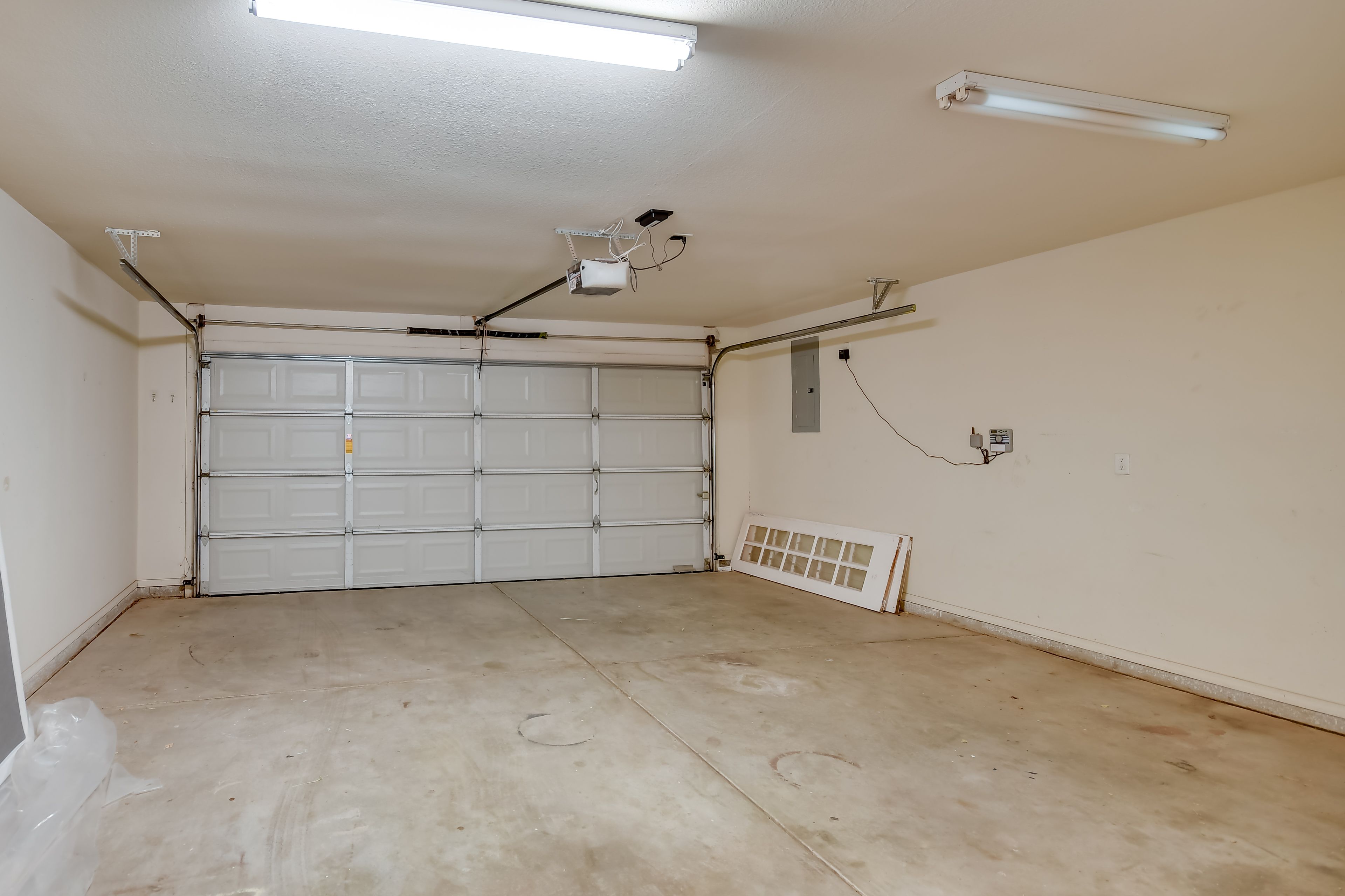 Garage Parking (2 Vehicles)