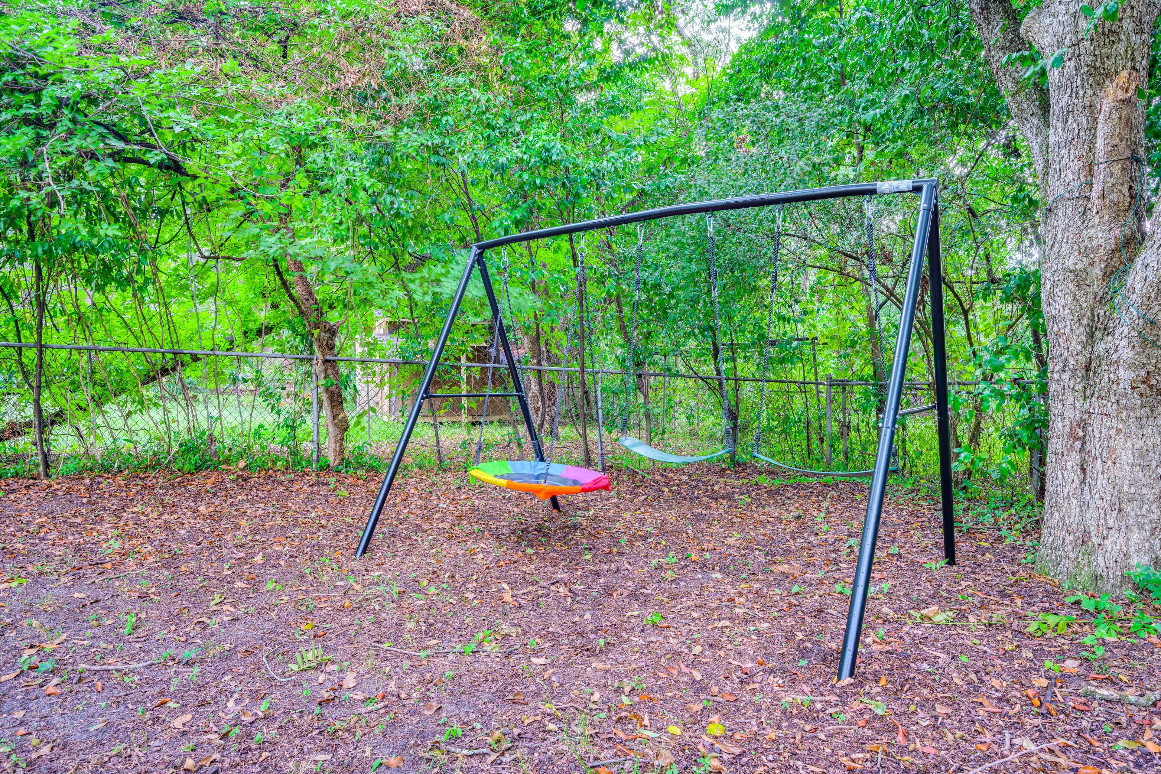 Backyard | Kids' Swings