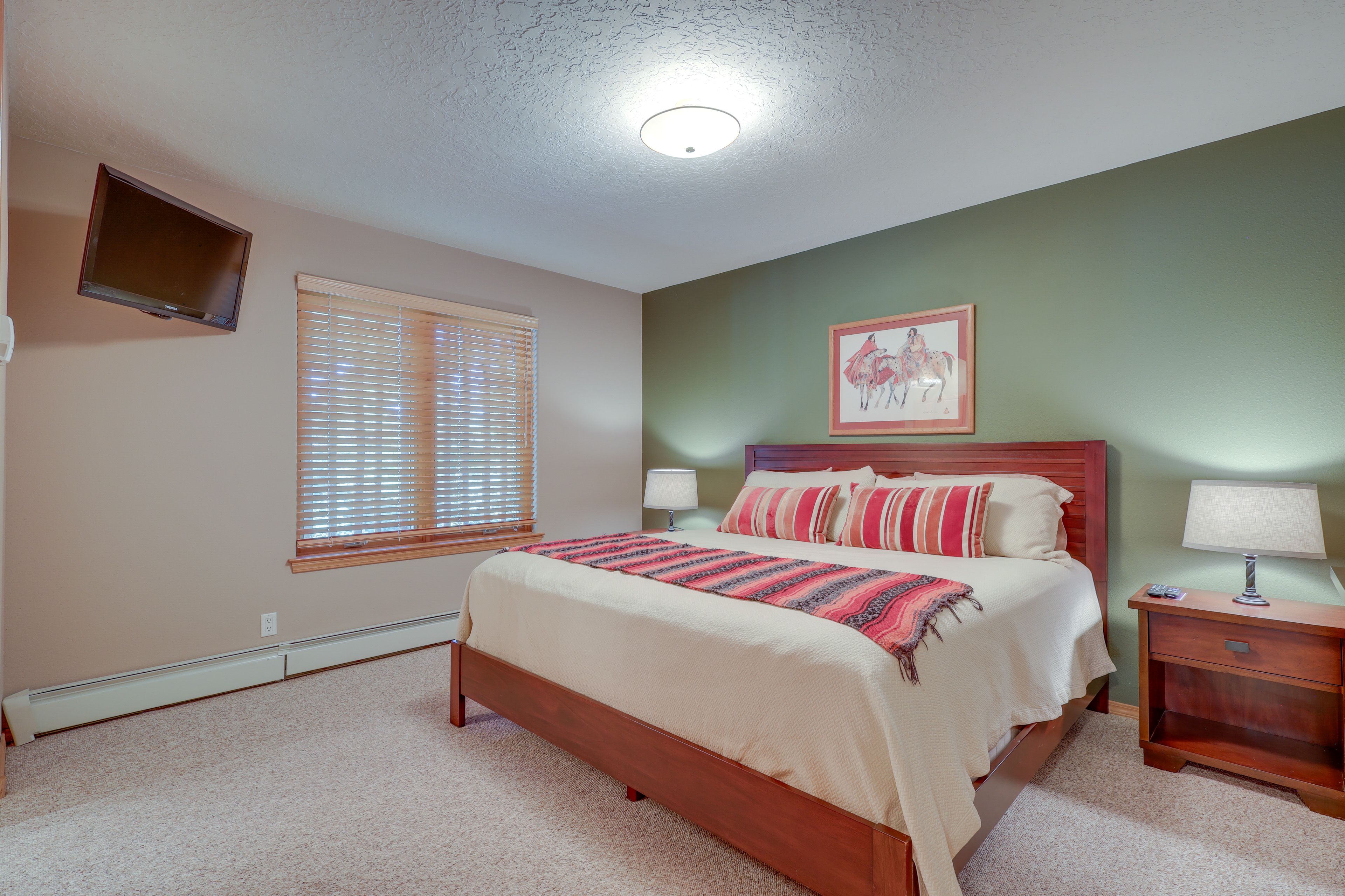 Bedroom 1 | King Bed | En-Suite Bathroom