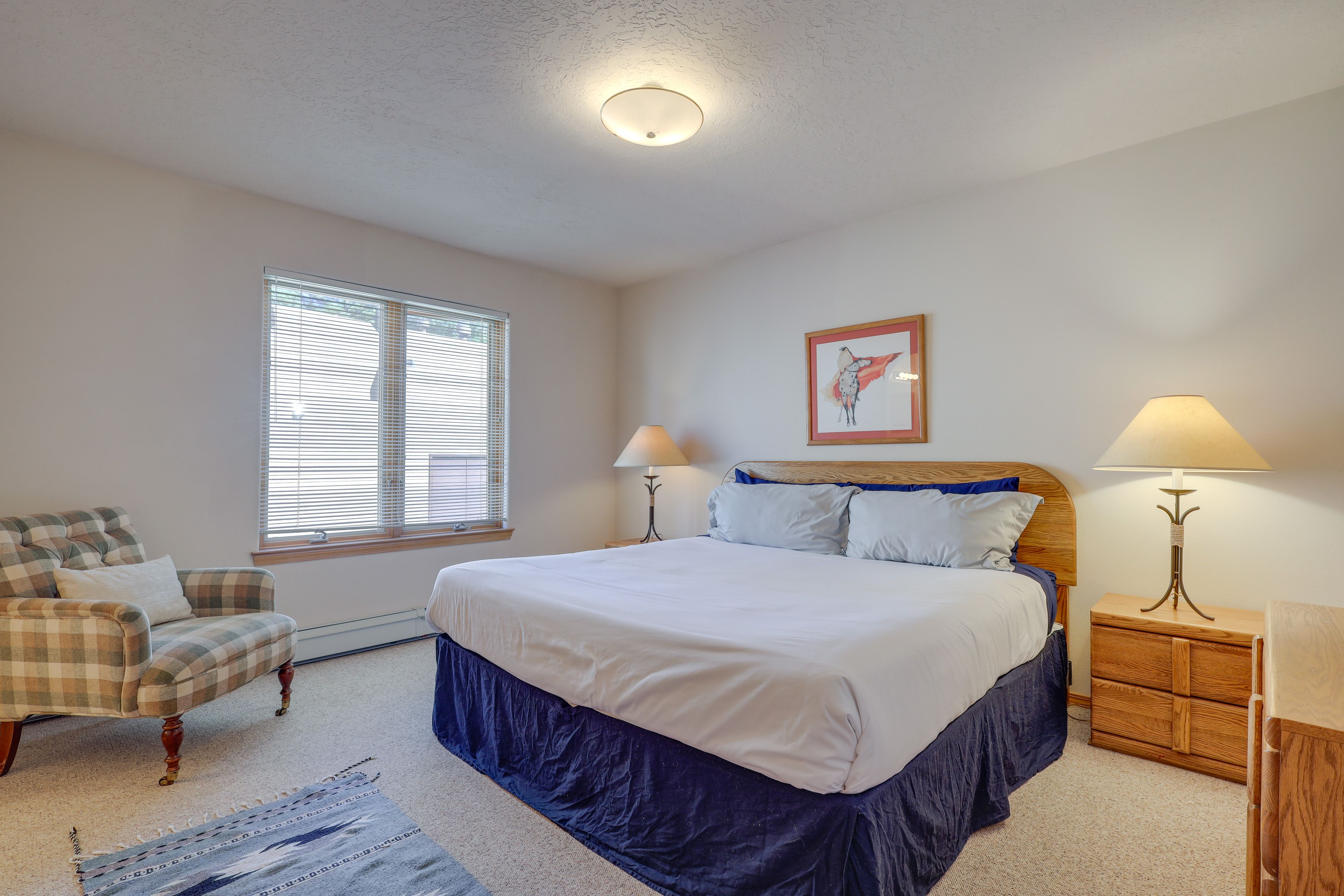 Bedroom 1 | King Bed