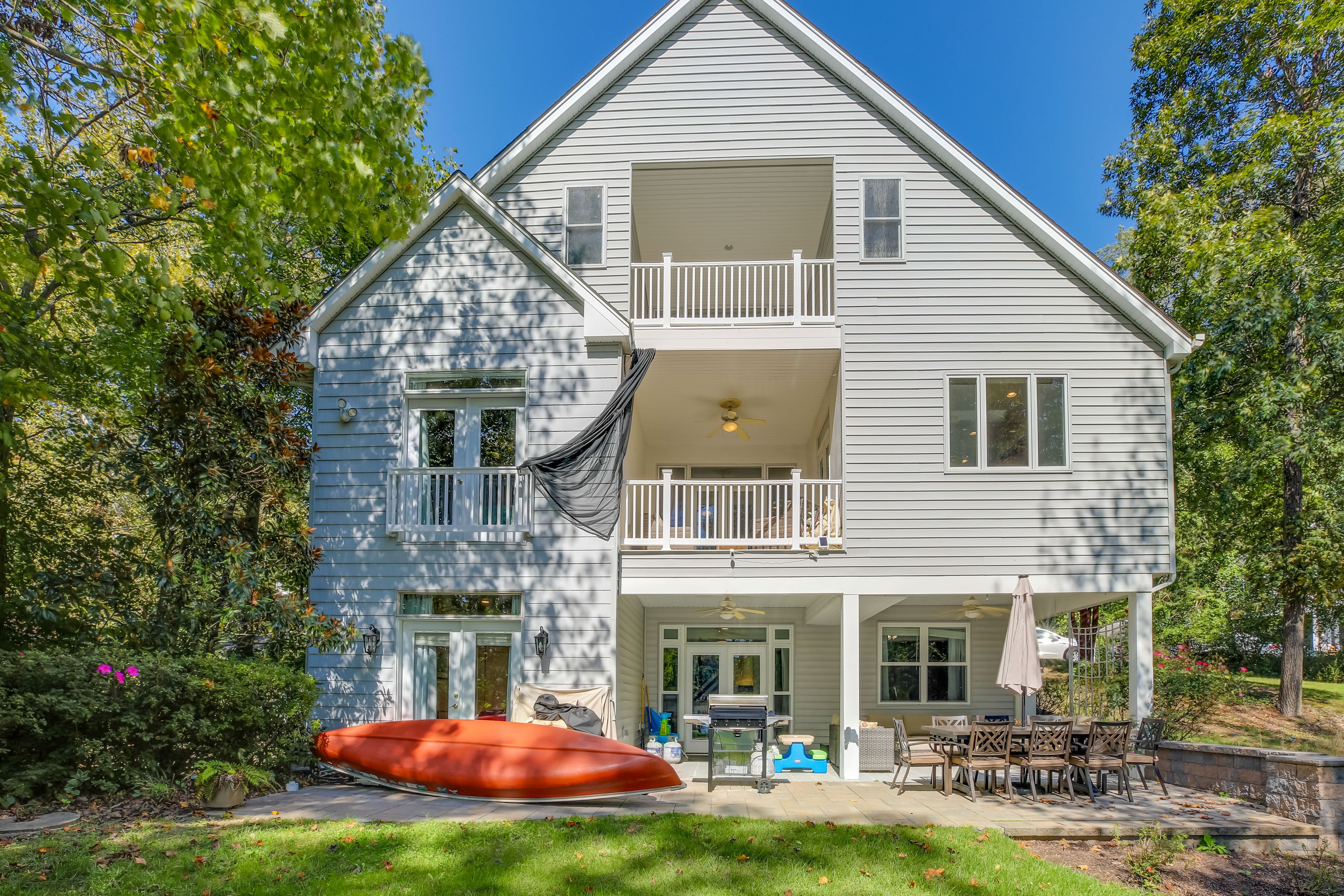 Back Exterior | Canoe | Kayaks | Paddleboard