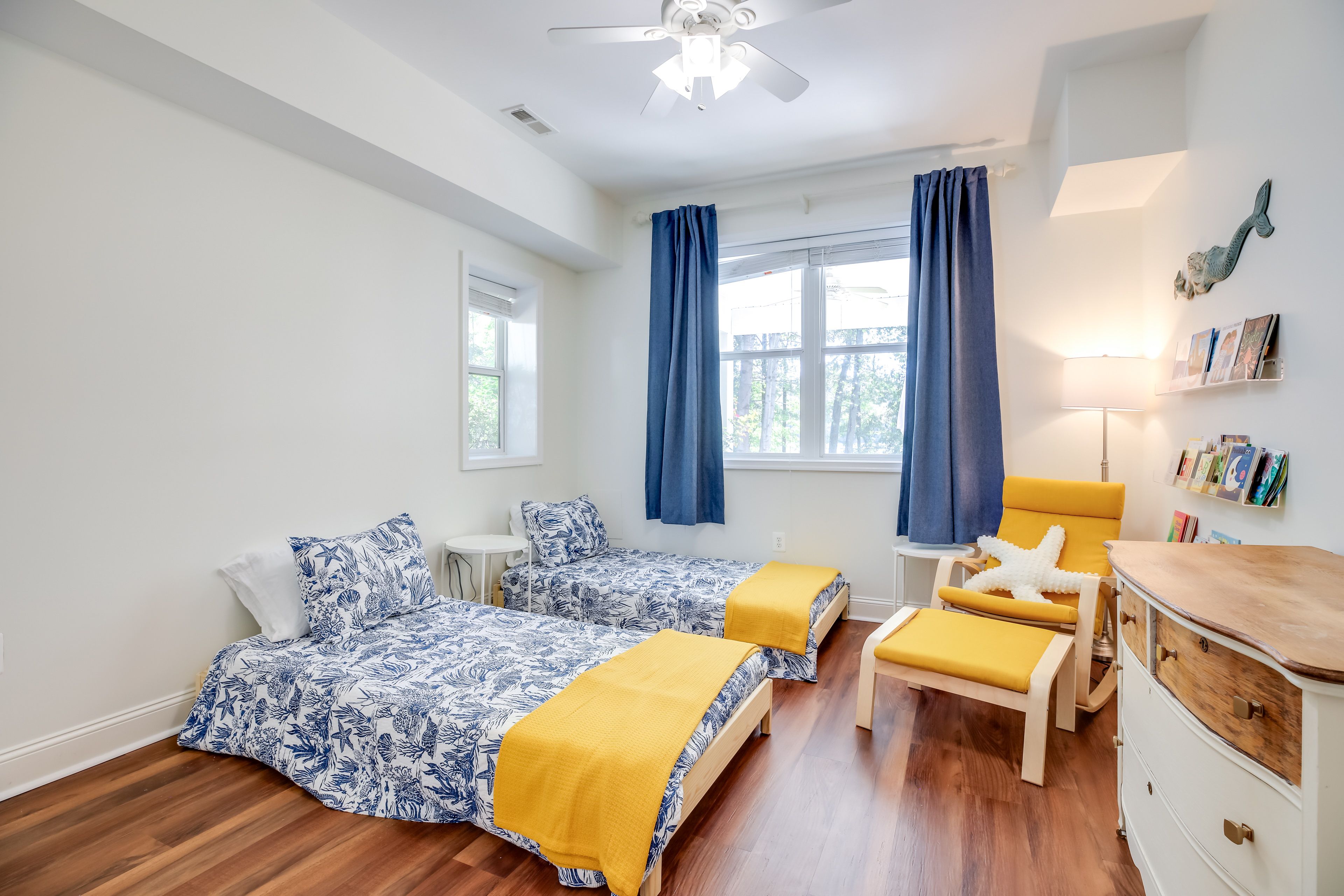 Bedroom 4 | 2 Twin Beds (Convertible Queen Bed) | Board Games | Books