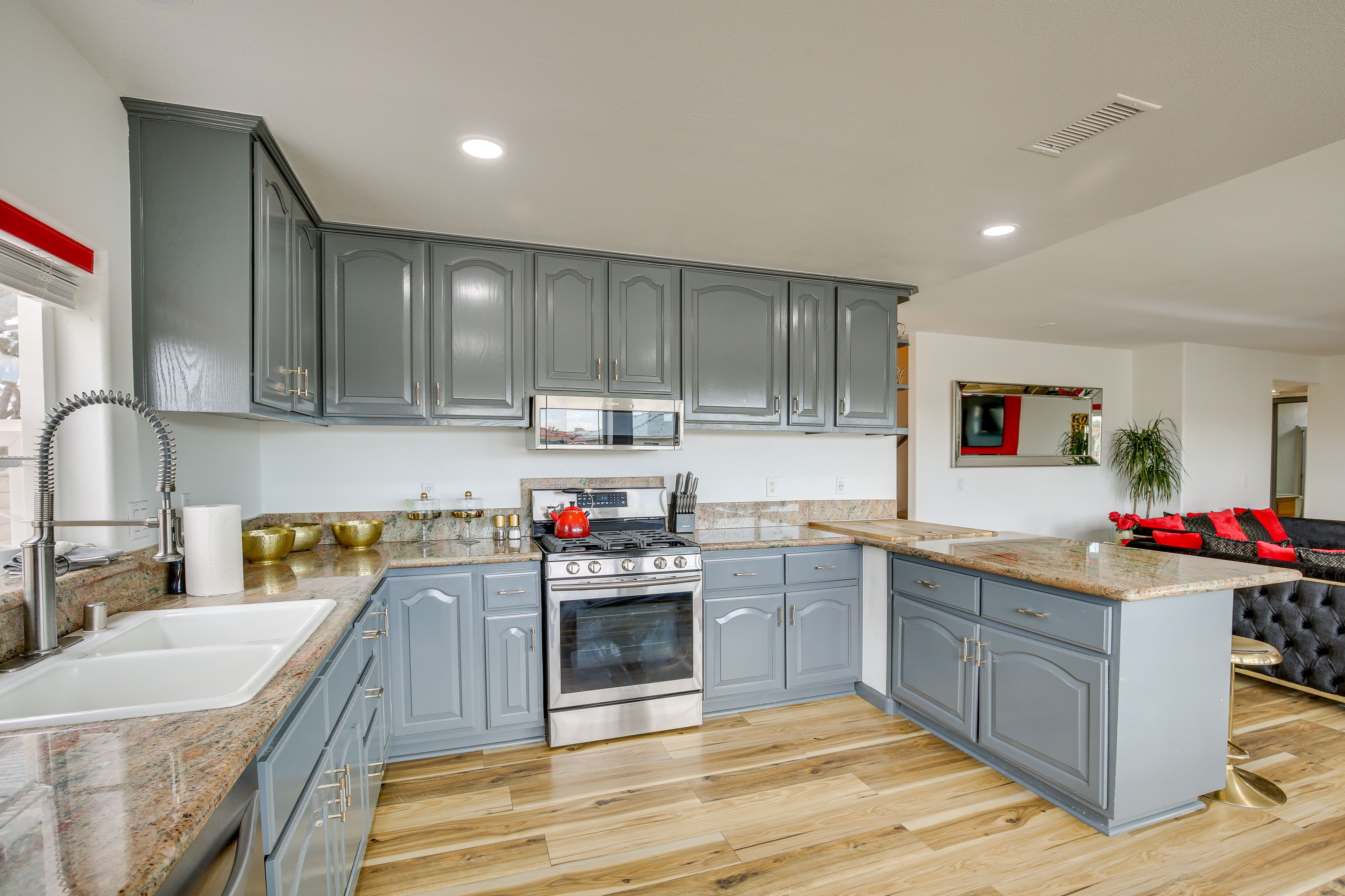 Kitchen | Dishwasher