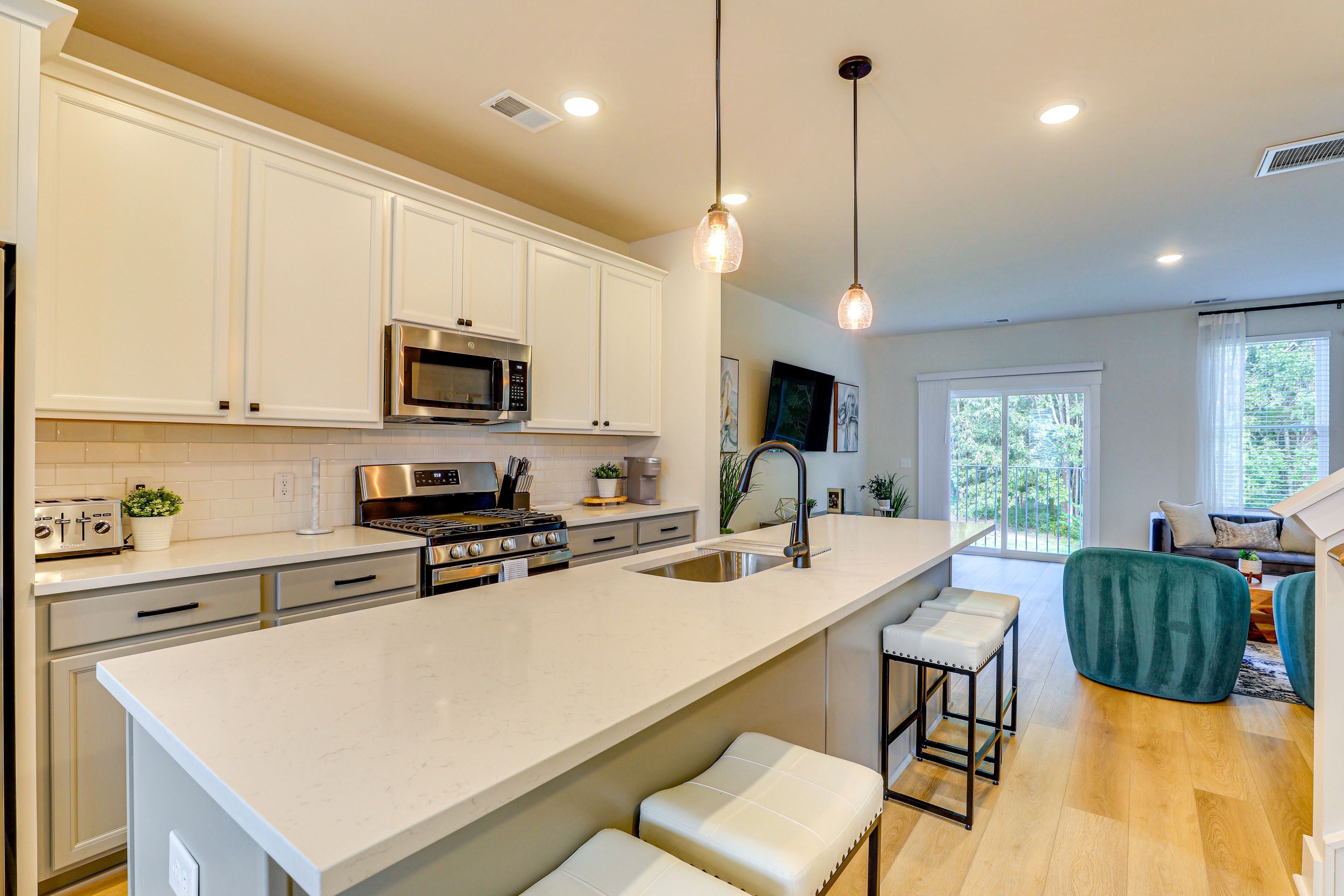 Kitchen | 2nd Floor | Keurig Coffee Maker | Toaster | Cooking Basics