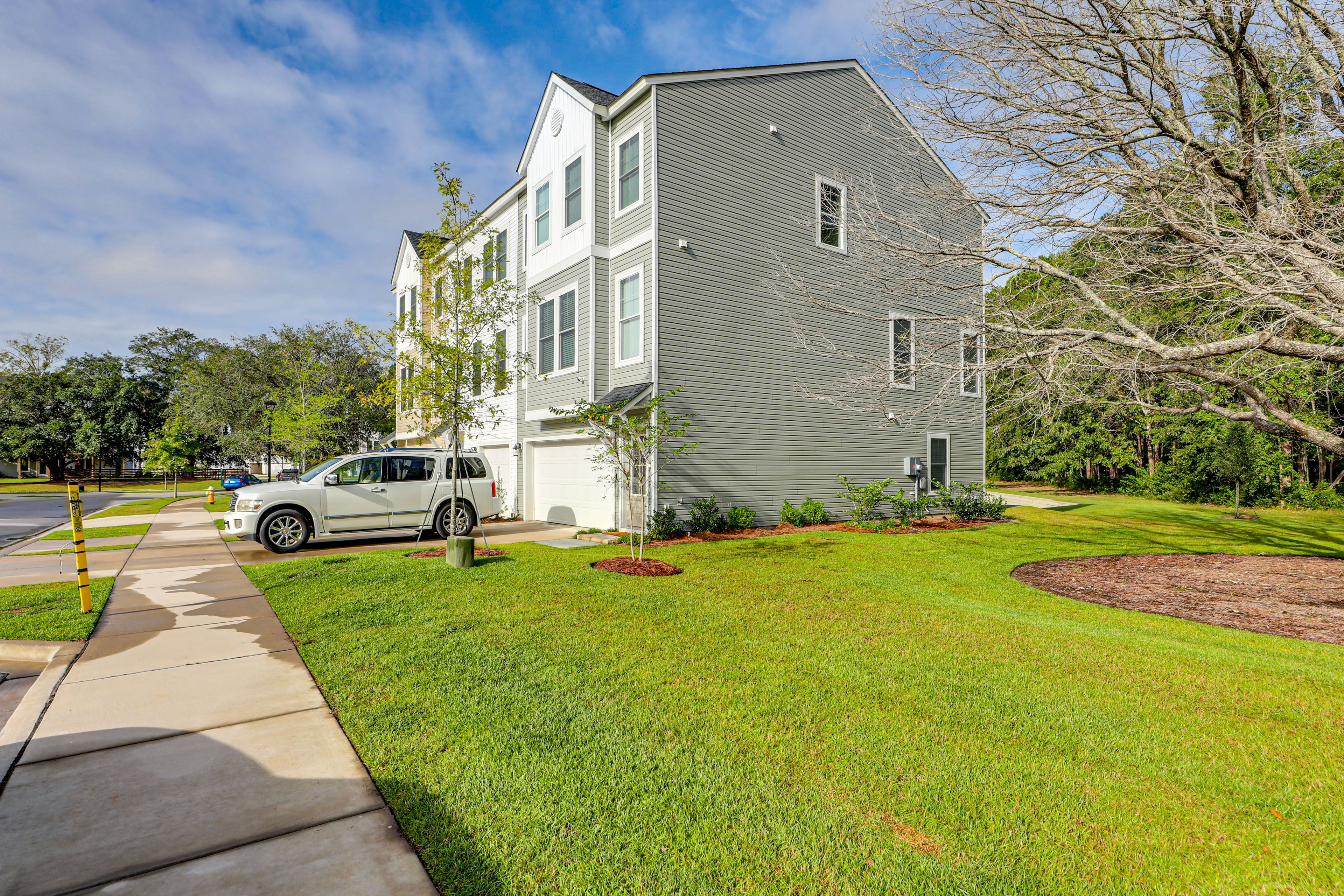 Parking | Garage (2 Vehicles) | Driveway (2 Vehicles) | Free Street Parking