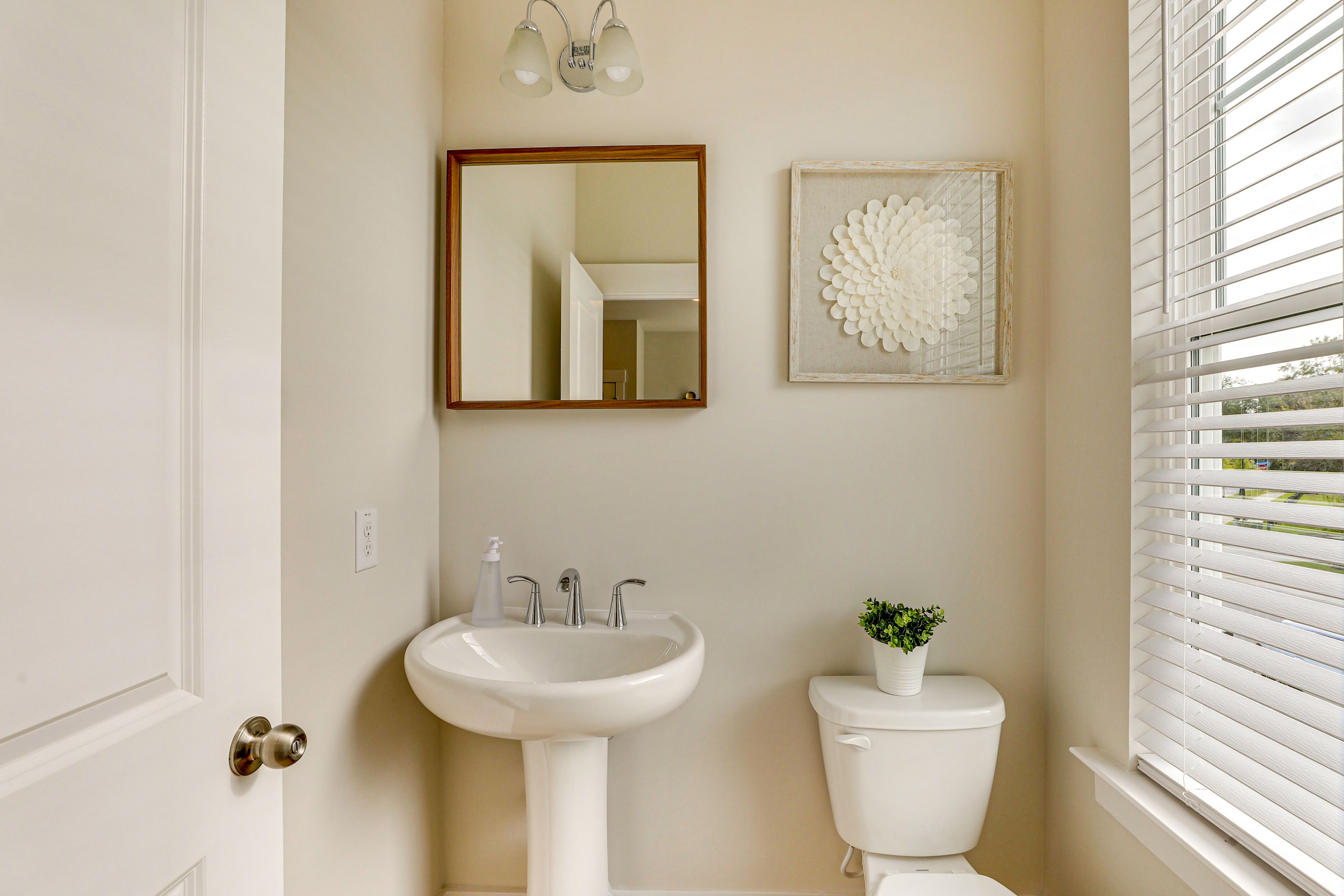 Half Bathroom | 2nd Floor