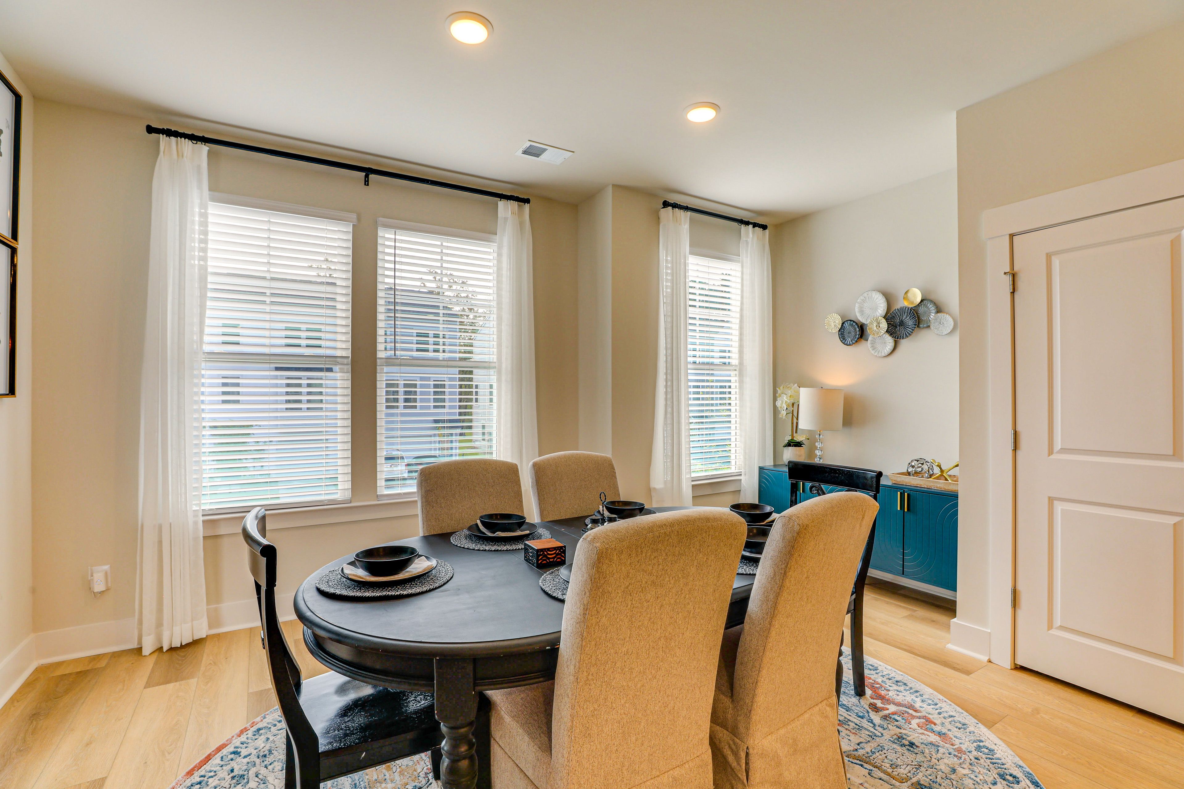 Dining Area | 2nd Floor | Dishware & Flatware Provided
