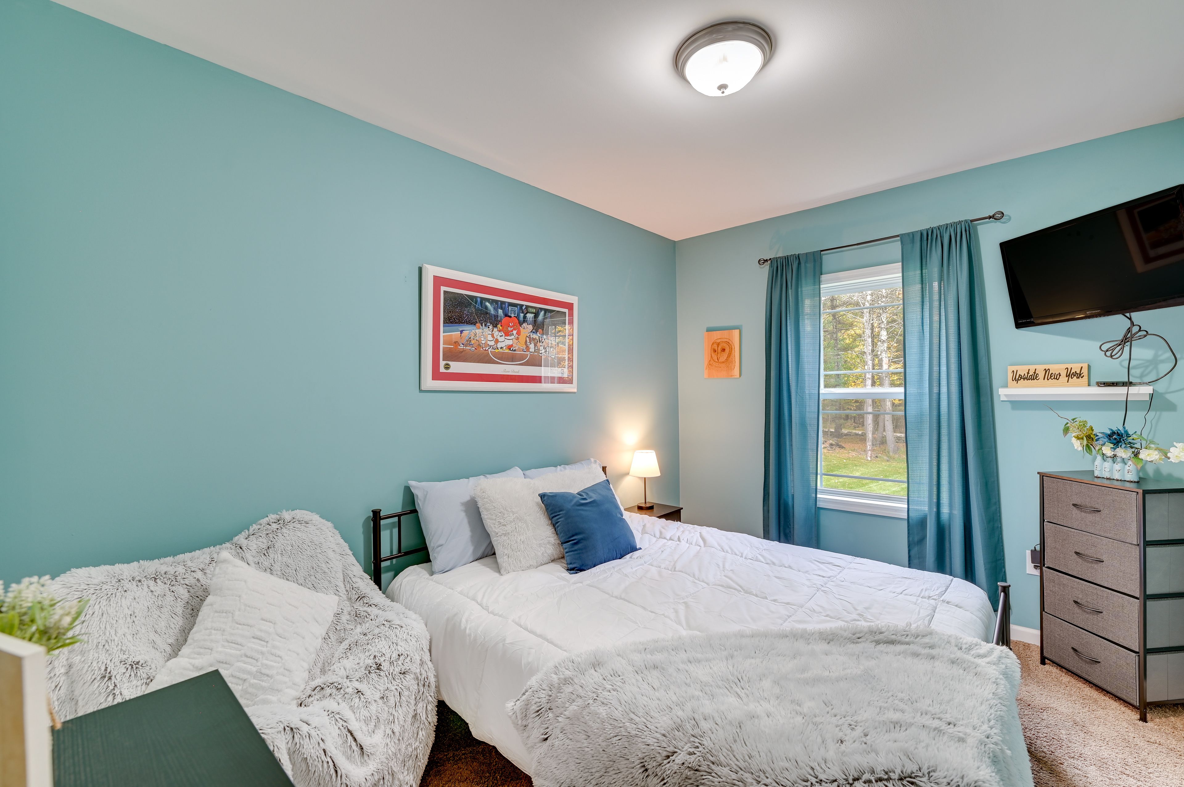 Bedroom 3 | Queen Bed | Smart TV w/ Cable