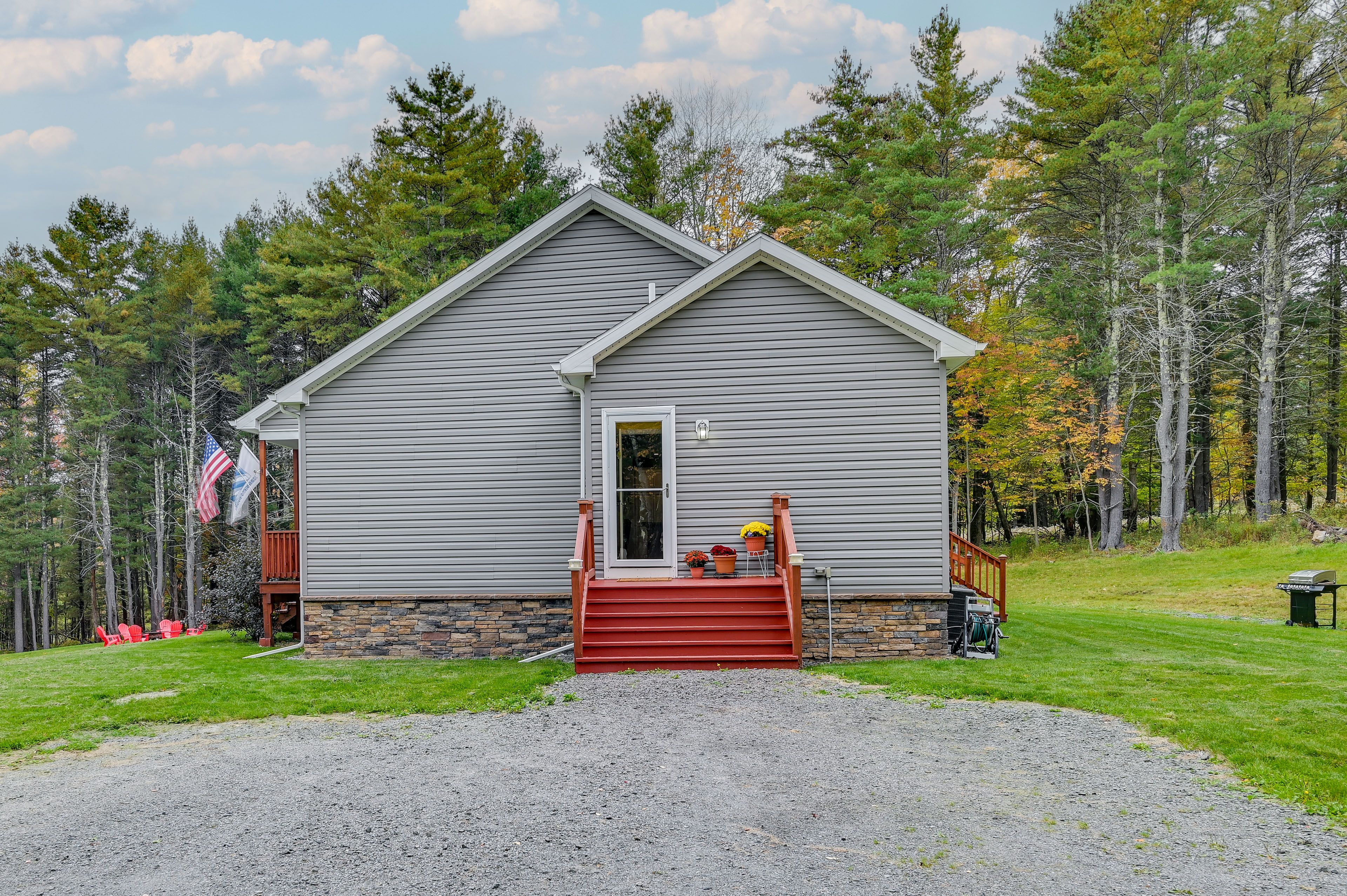 House Exterior | Gravel Driveway (10 Vehicles) | RV/Trailer Parking Allowed