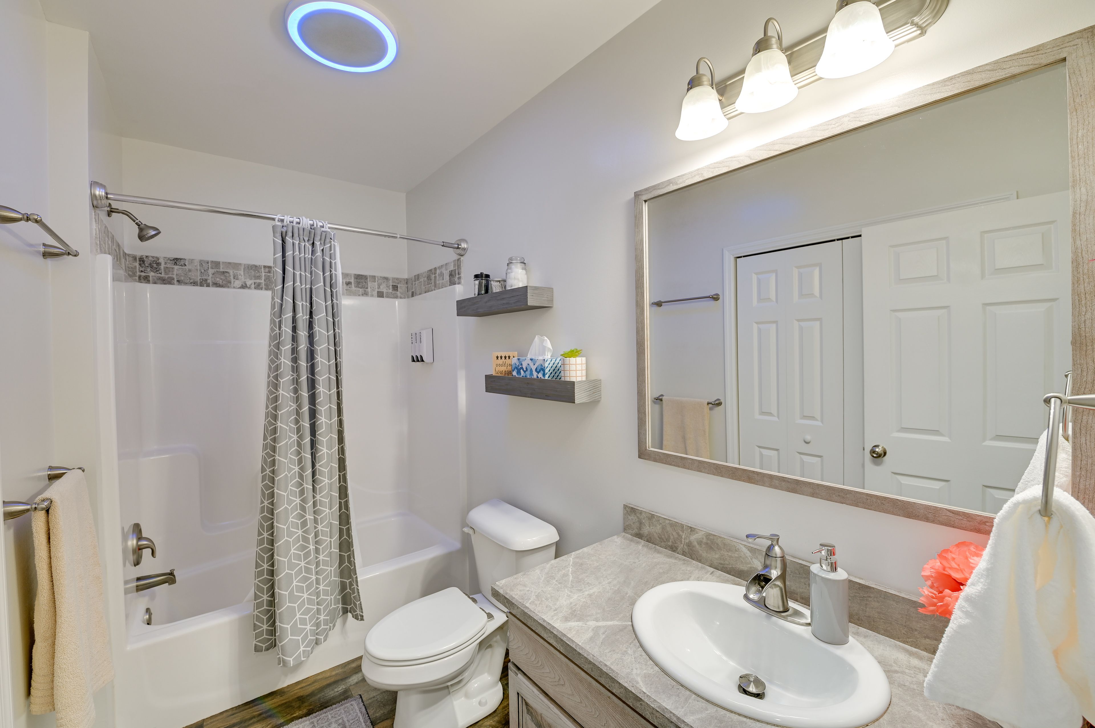 Full Bathroom