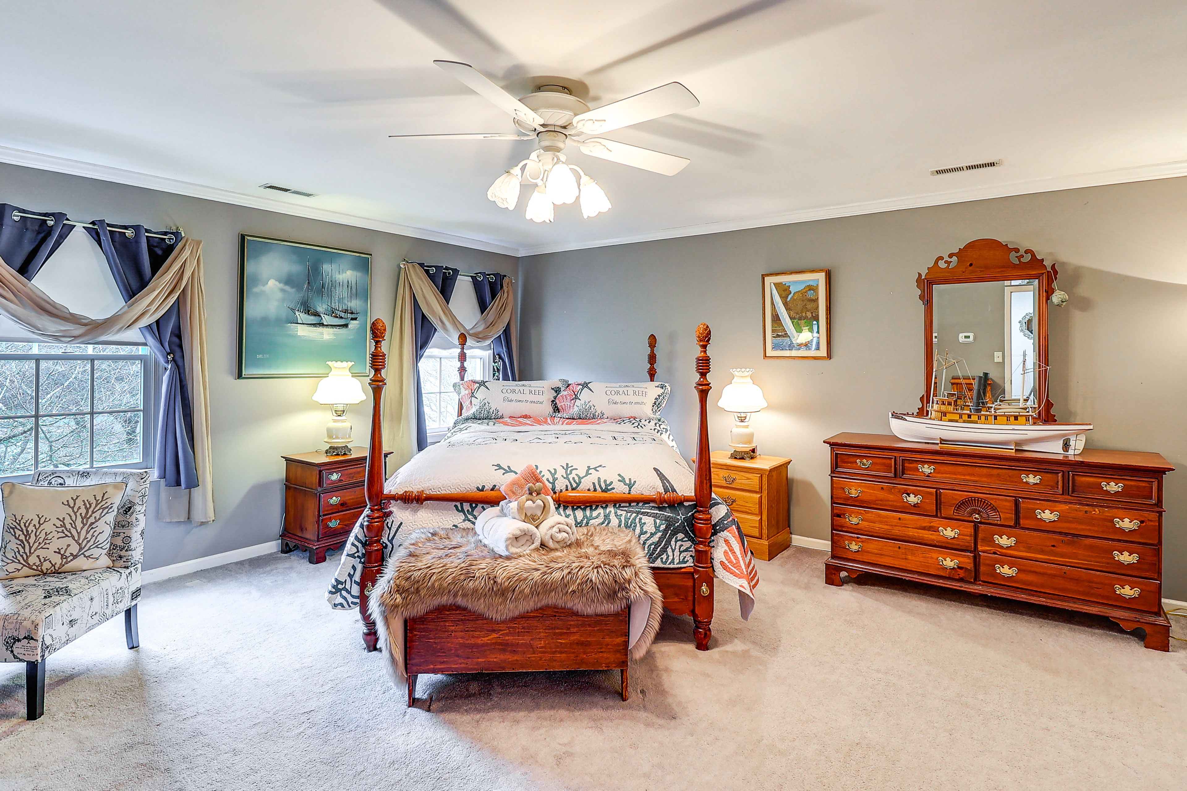 Bedroom 1 | Queen Bed | Flat-Screen TV | En-Suite Bathroom | 2nd Floor