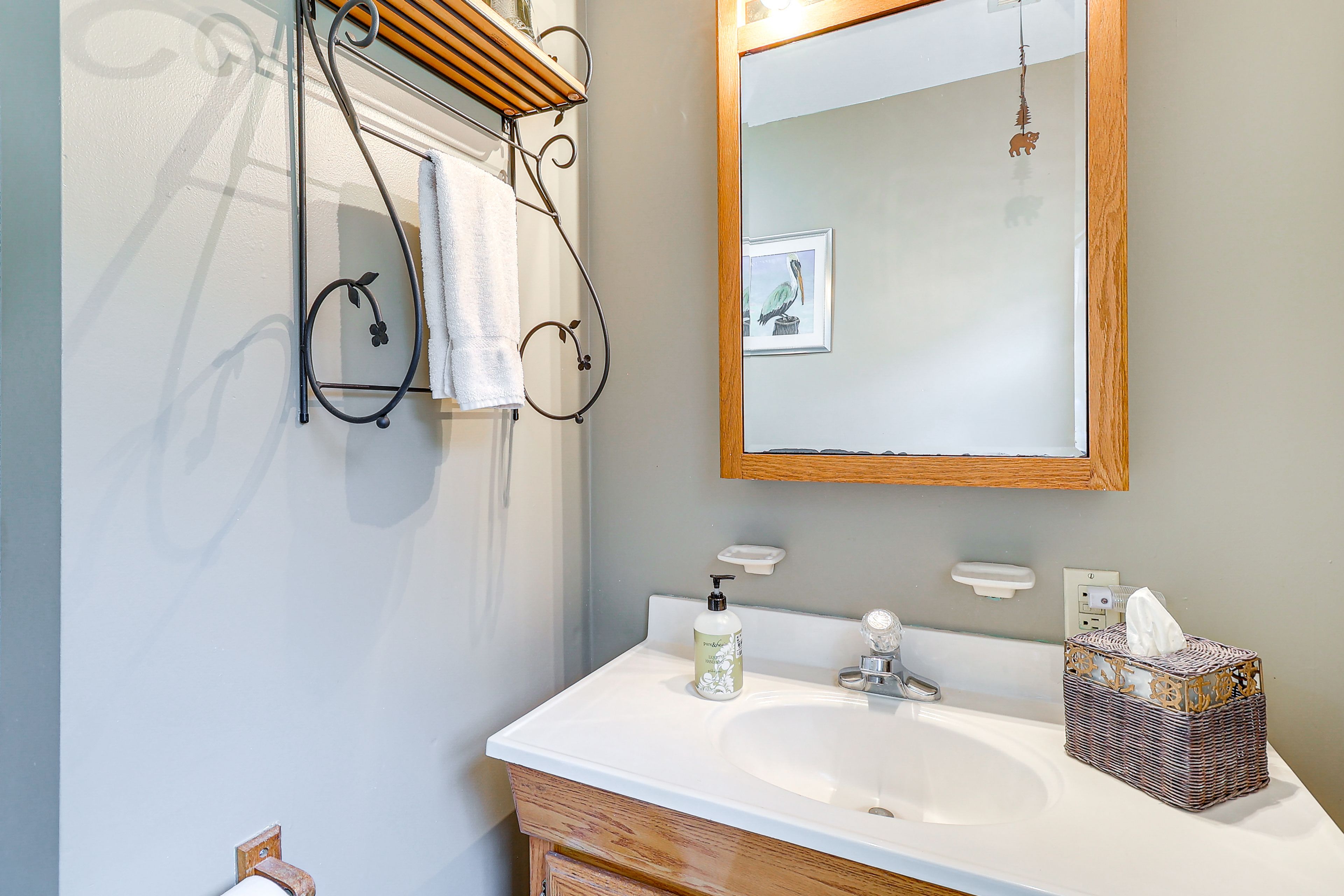 Full Bathroom | Shower | 2nd Floor