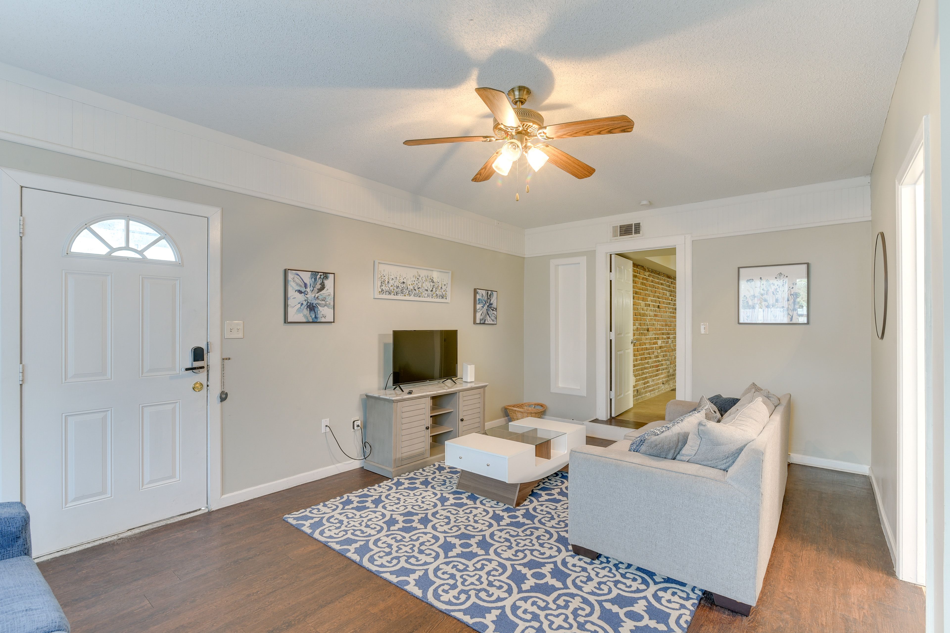 Living Room | Queen Sleeper Sofa | Smart TV