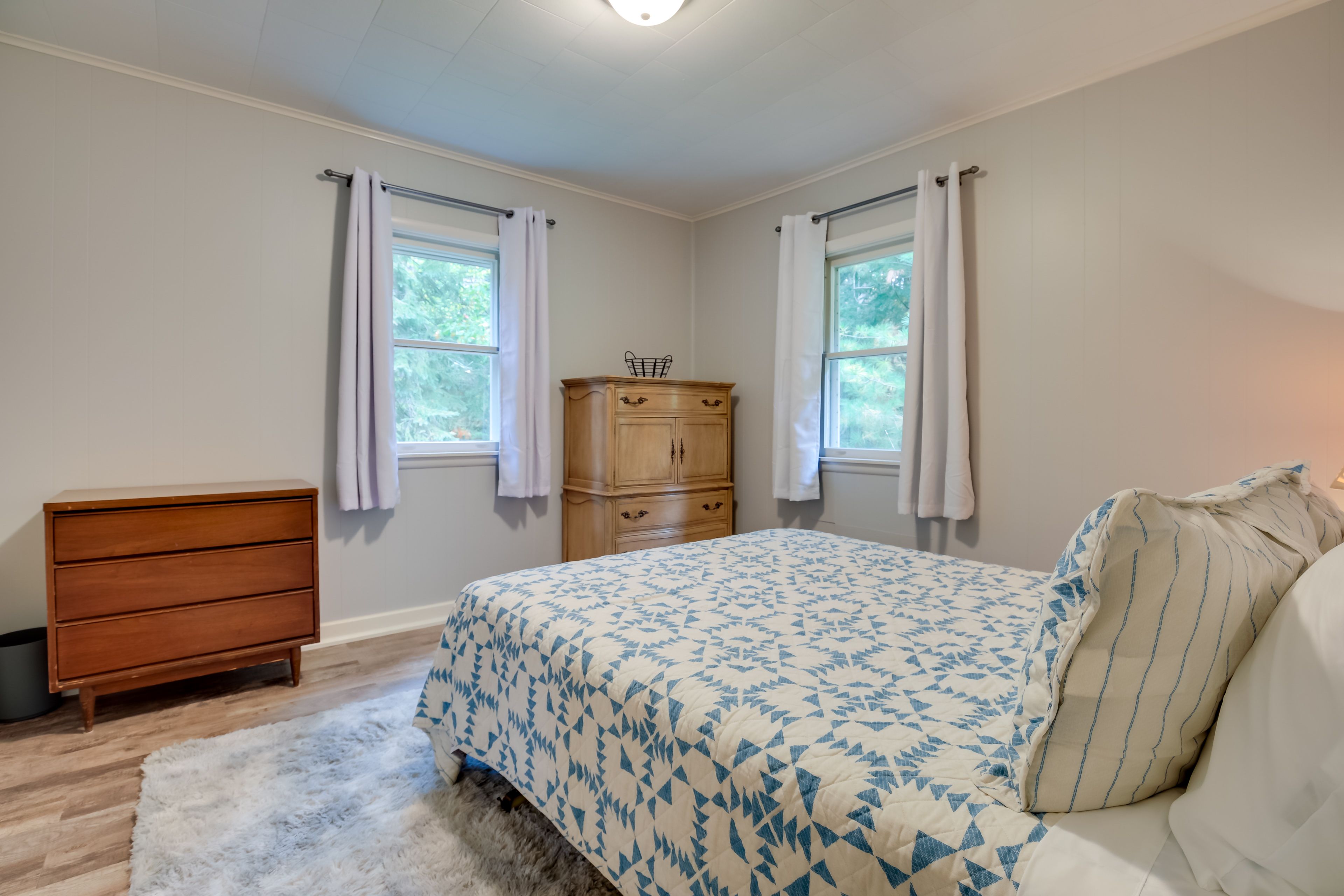 Bedroom 1 | Queen Bed | Linens Provided