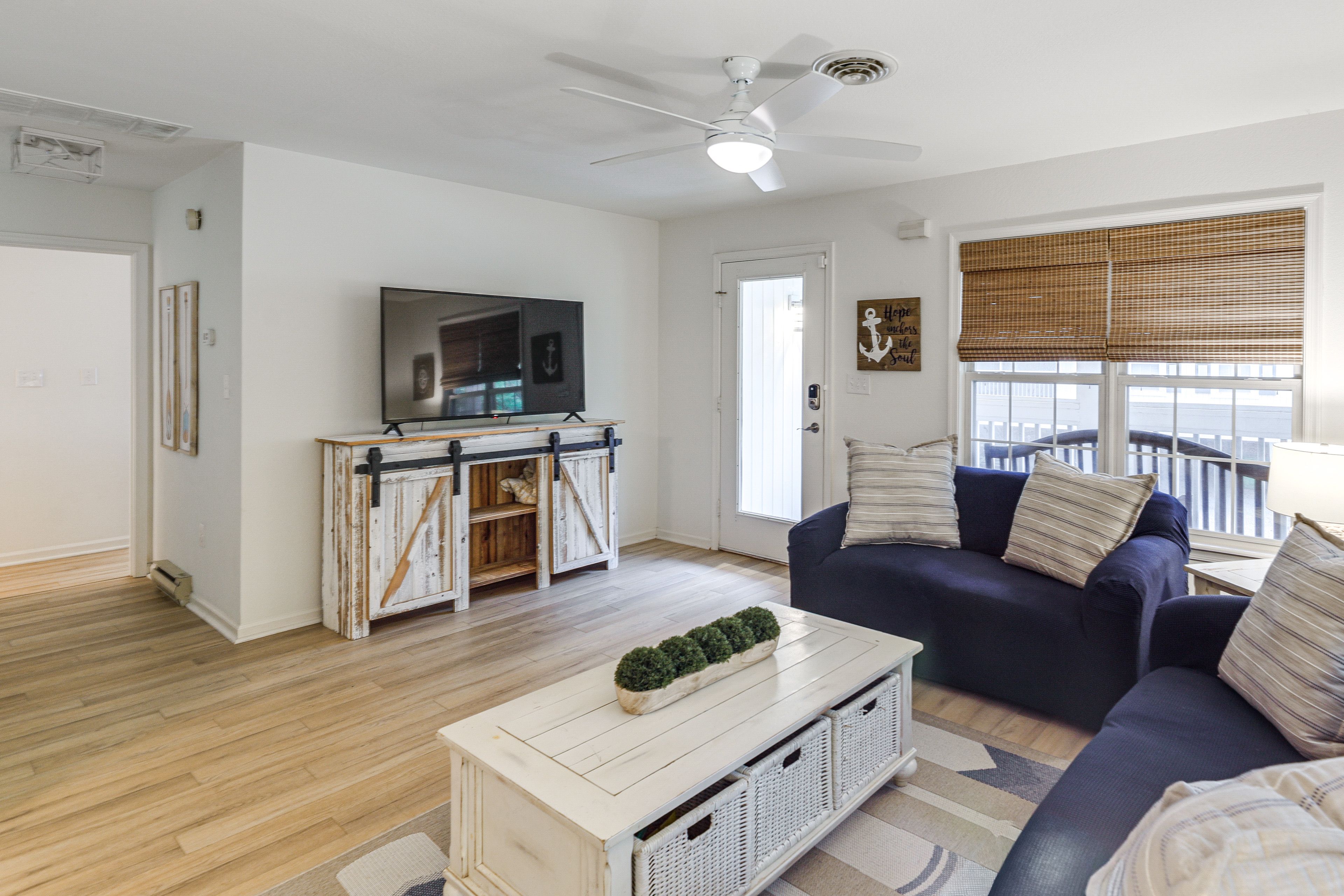 Living Room | Queen Sleeper Sofa | Main Floor | Open Floor Plan