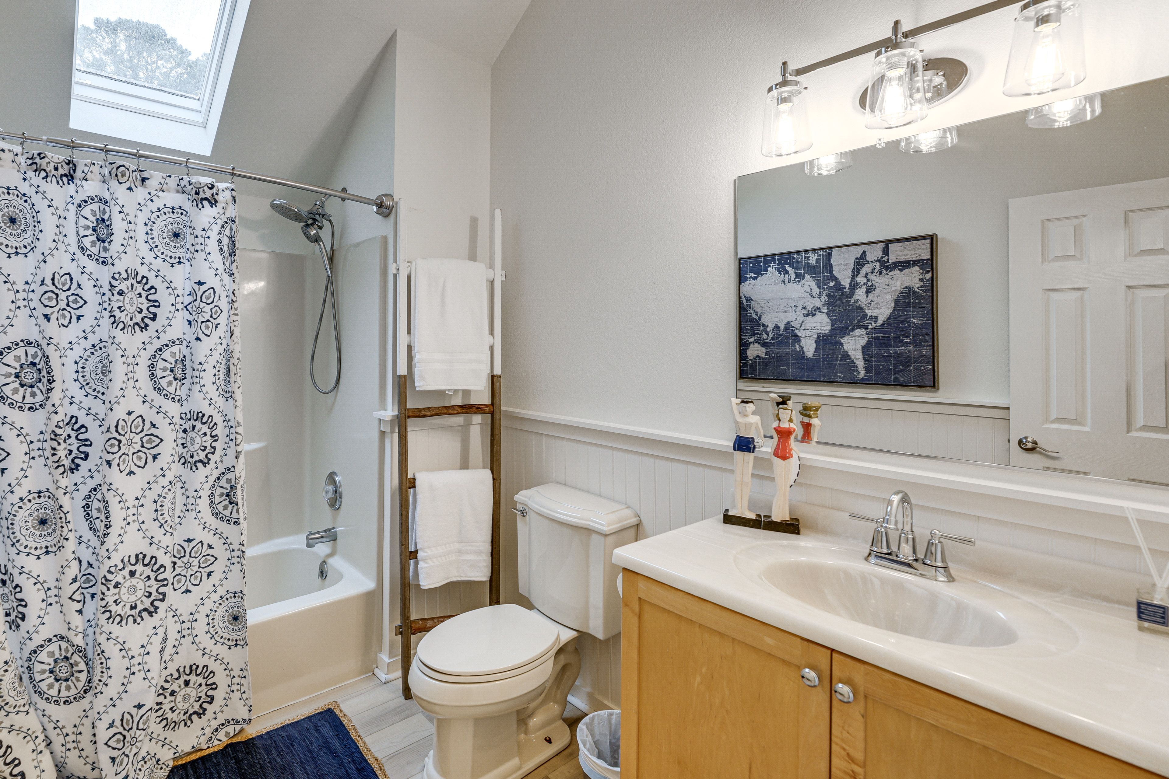 Full Bathroom | Upper Level