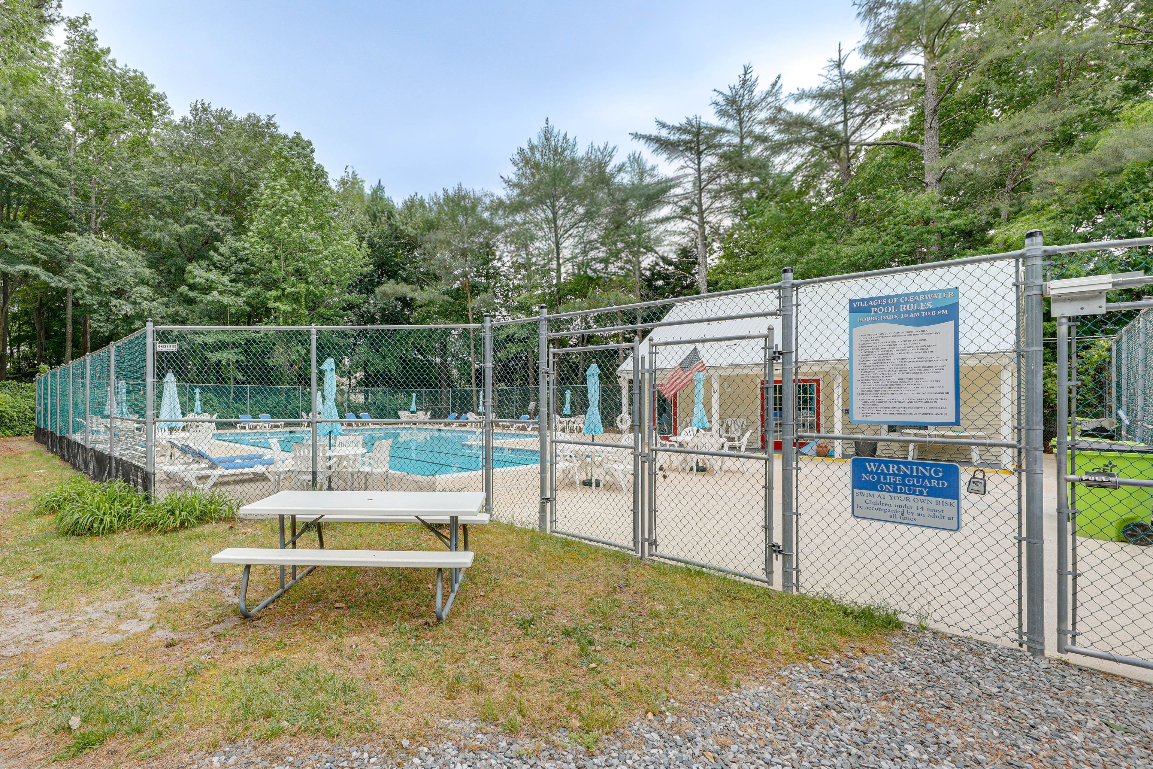 Community Amenities | Pool | Tennis/Pickleball Courts