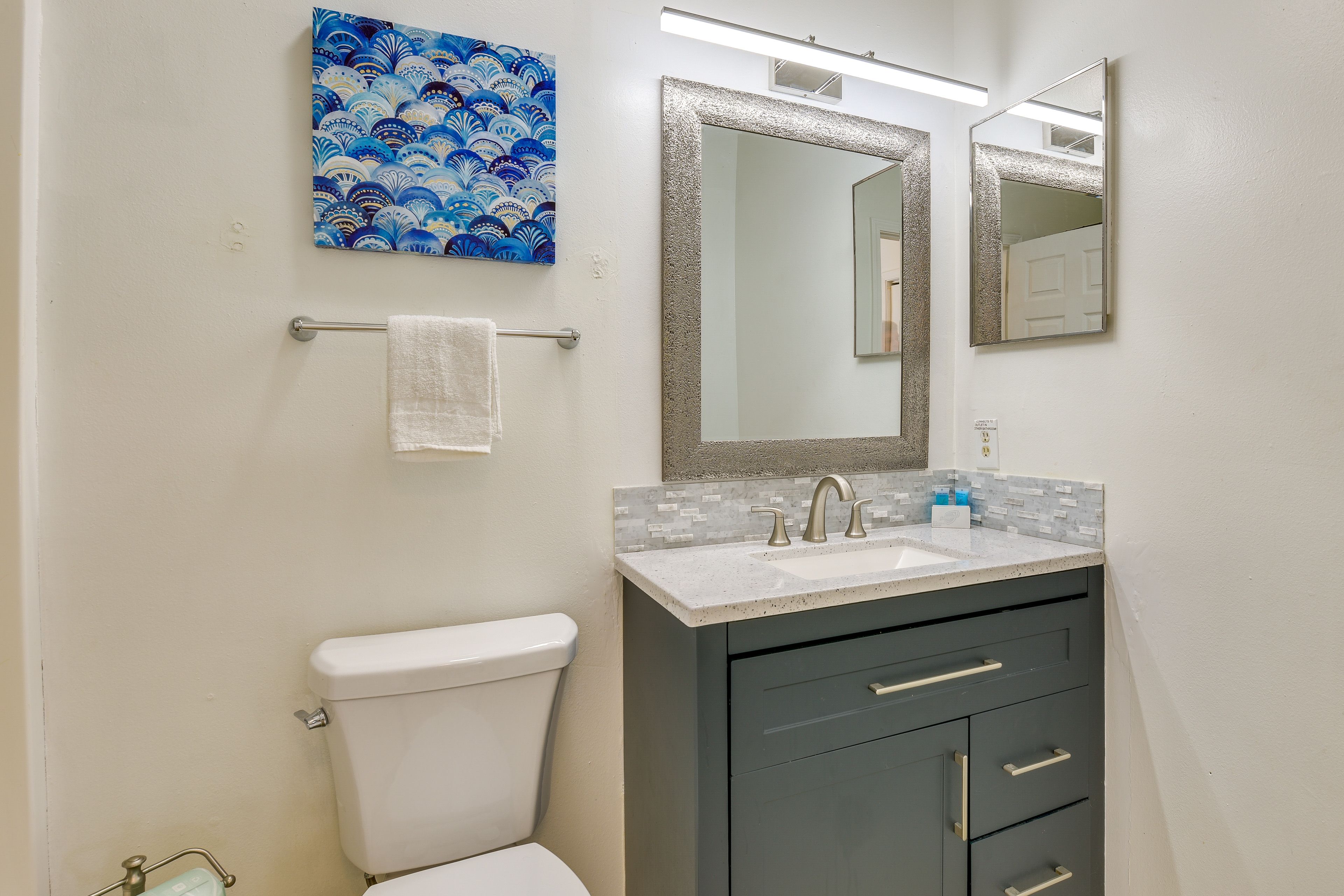 Bathroom | Complimentary Toiletries | Towels Provided