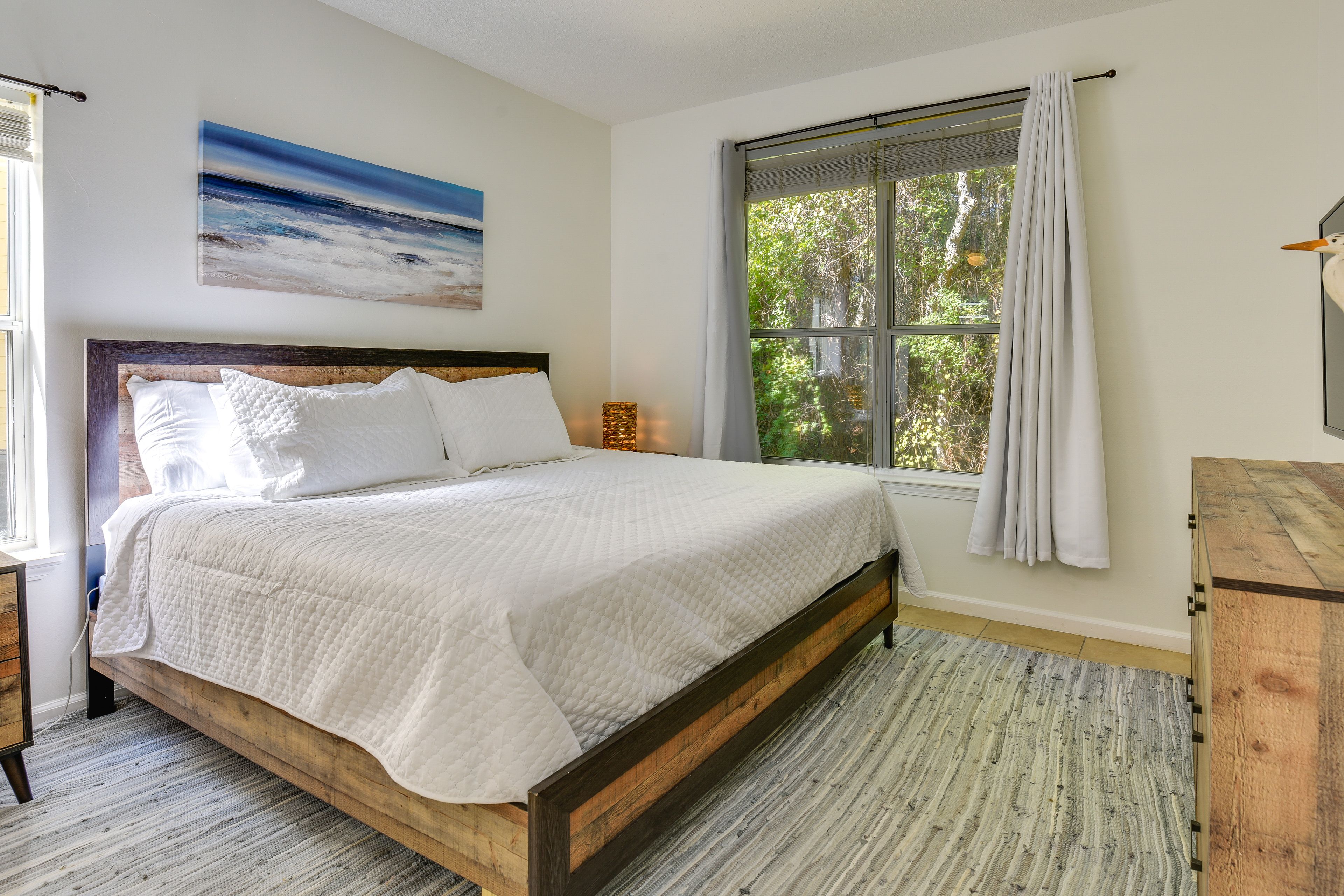 Bedroom 1 | King Bed | Linens Provided