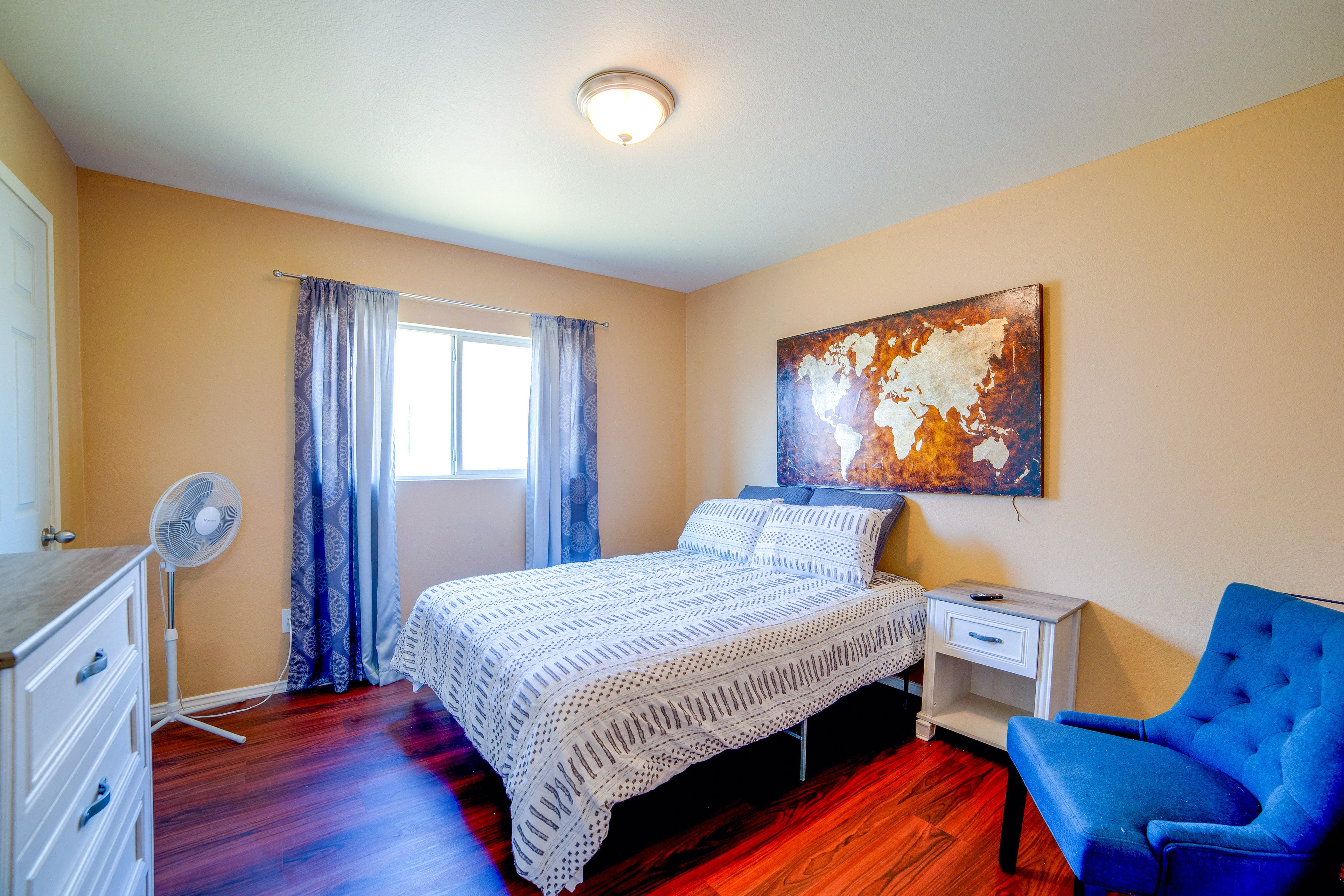 Bedroom 3 | Queen Bed